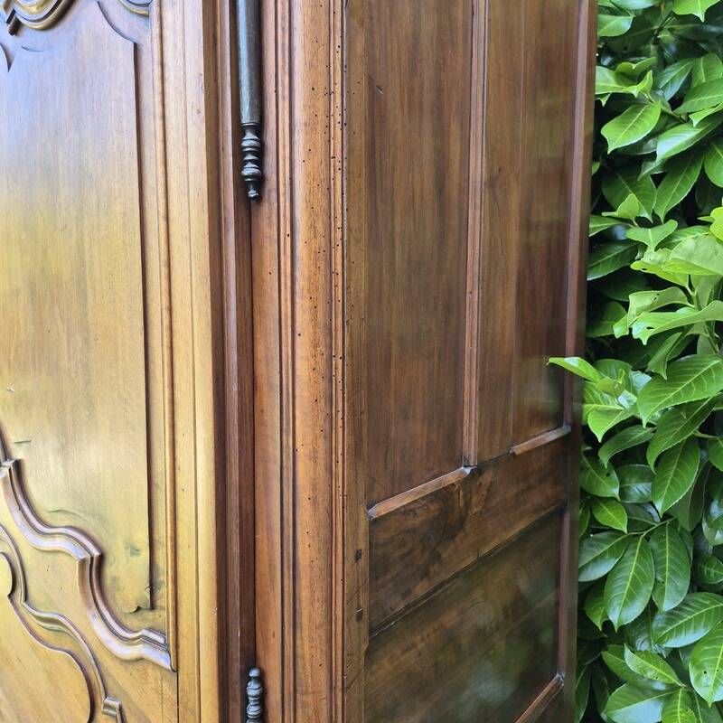 Louis XV wardrobe in blonde walnut from the 19th century, antique.