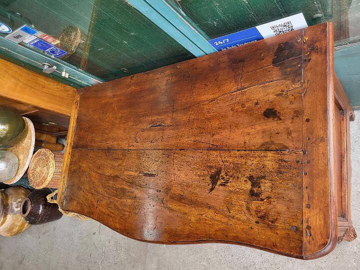 18th century provencal chest of drawers with openwork cross-borders in nyer