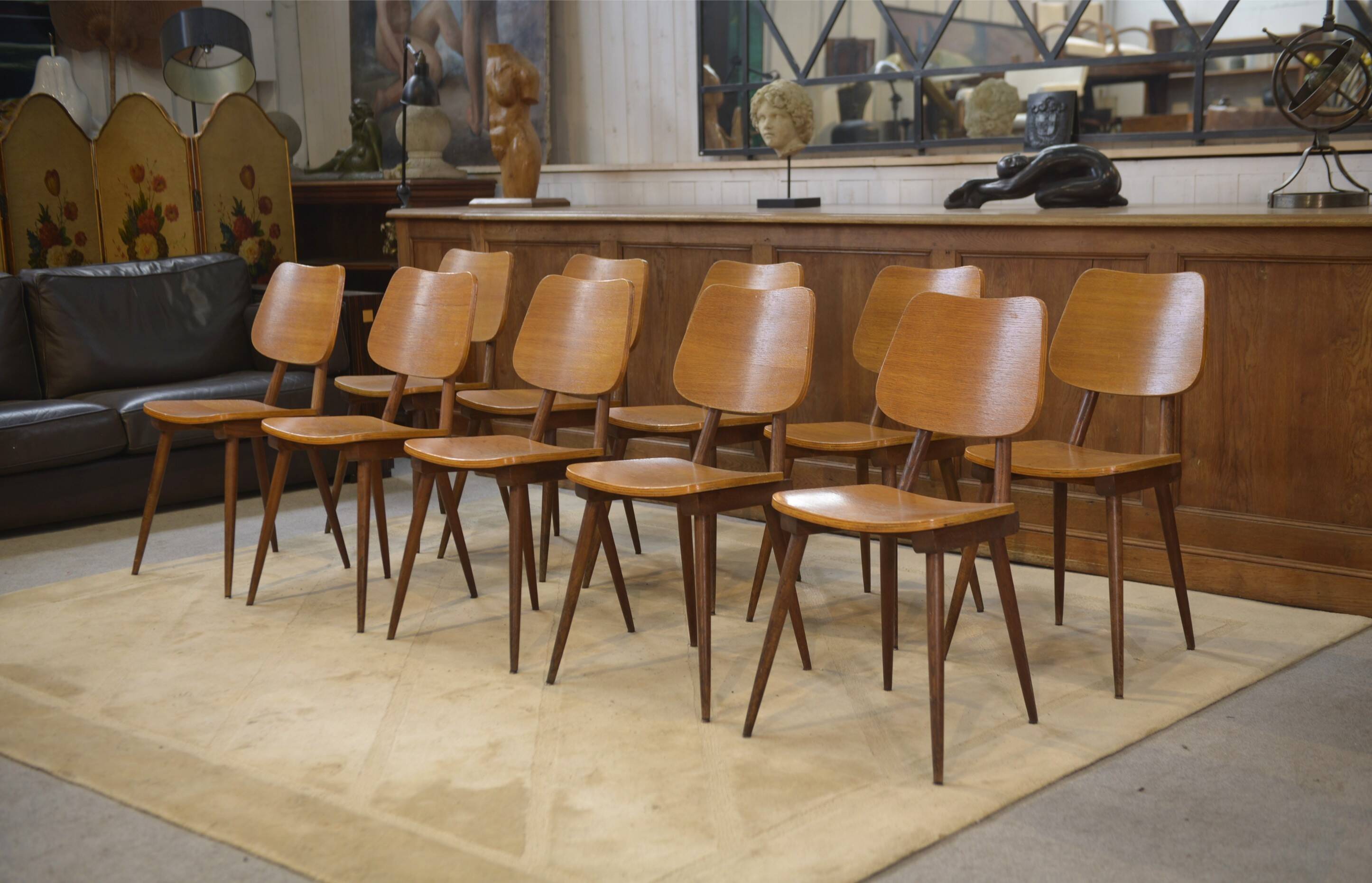 Set of 10 oak chairs from the 1960s.