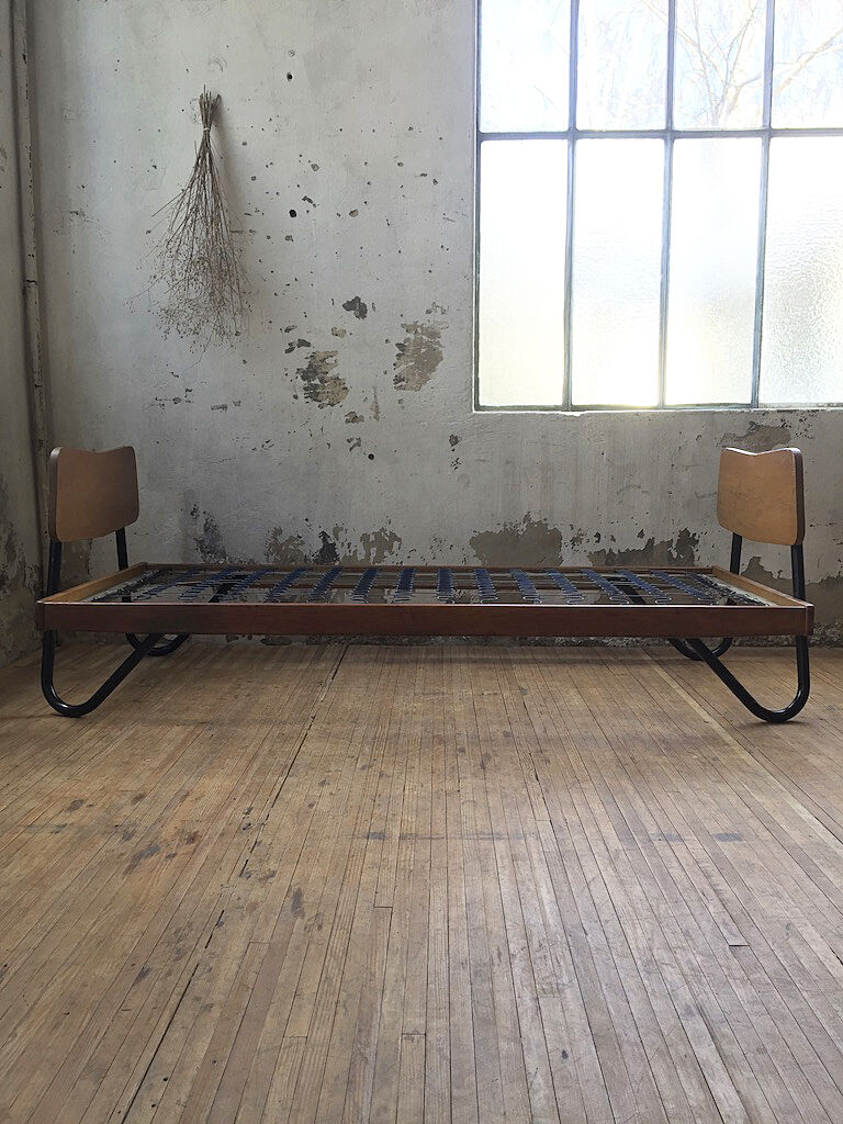 Lit par Jacques Hitier, éditions Mobilor 1950