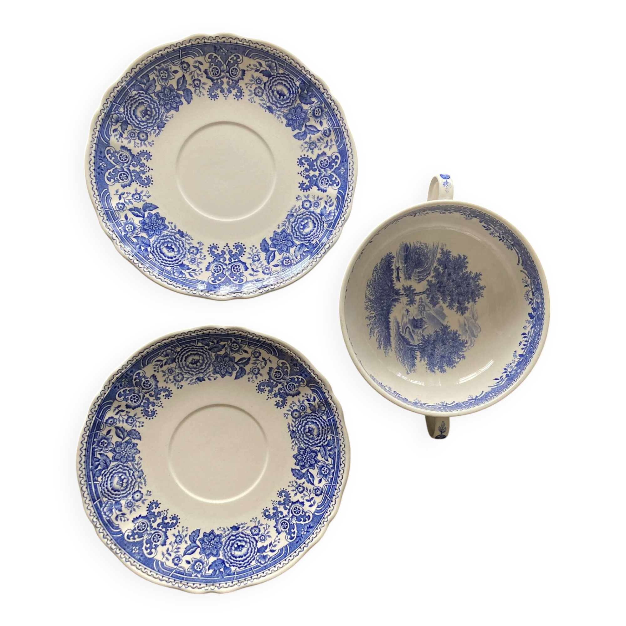 Villeroy & Boch Mettlach "Burgenland" bouillon cup and its two saucers.