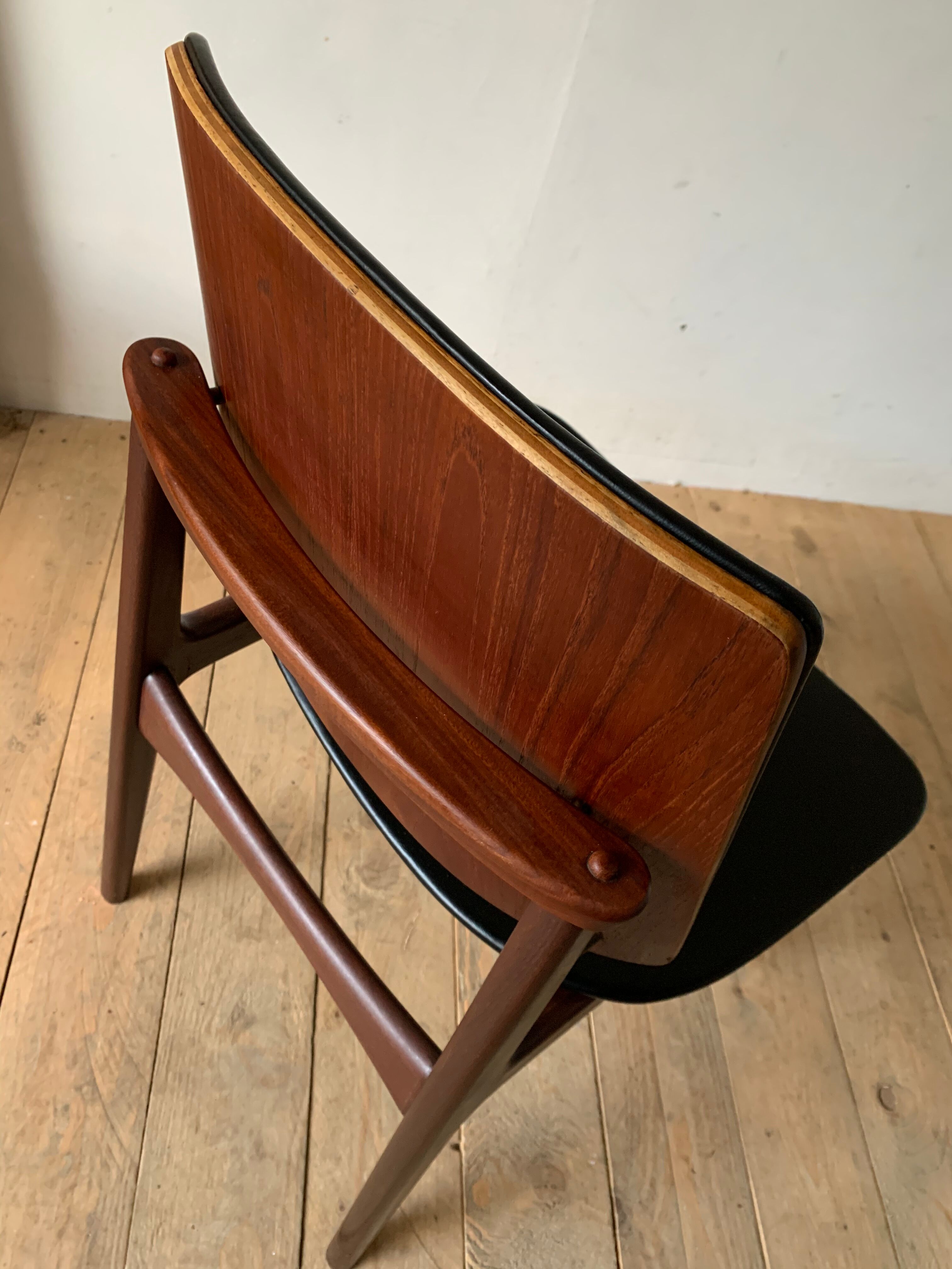 4 Danish teak chairs by Arne Hovmand Olsen