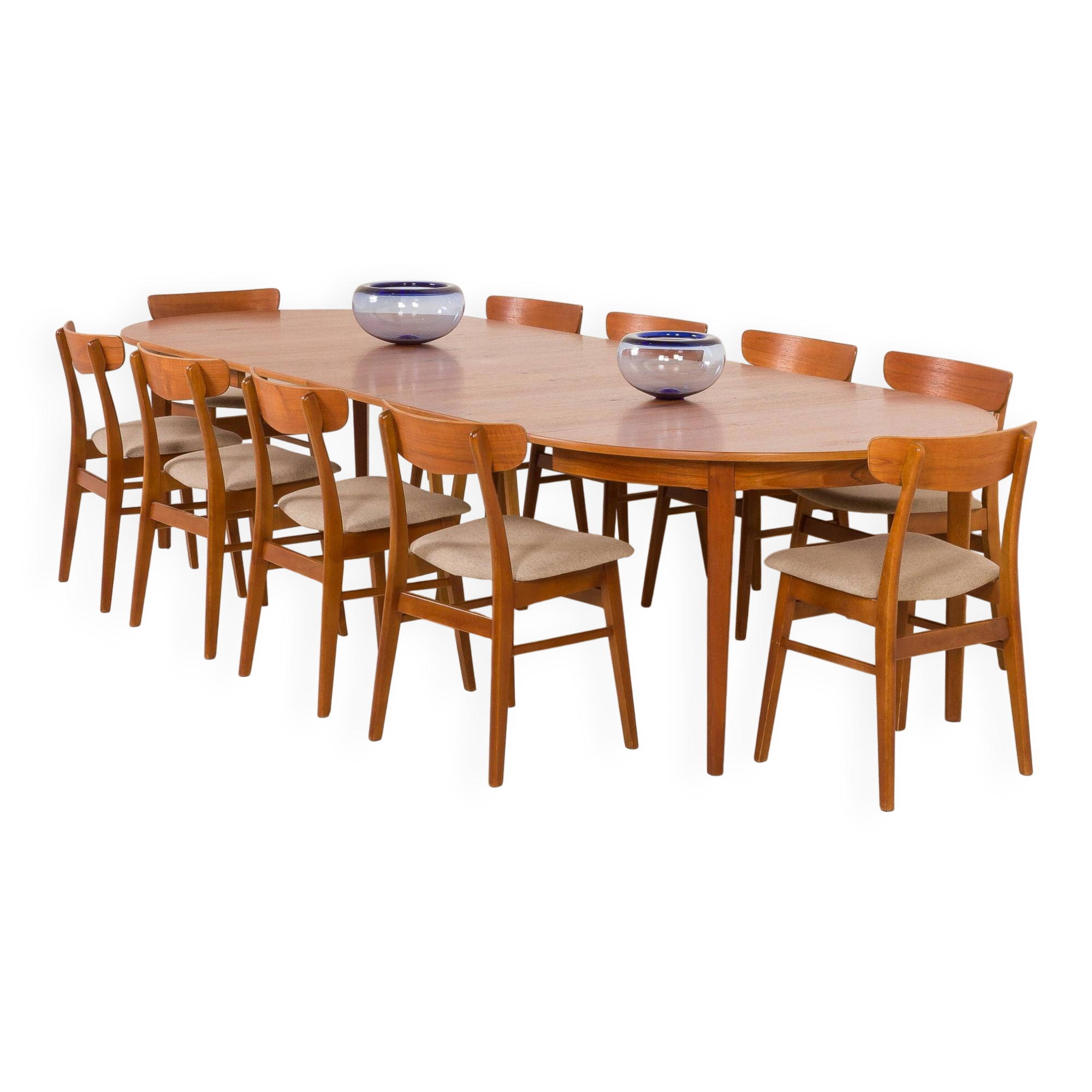 Henning Kjaernulf attributed extra large teak table with 4 inner leaves for Soro, Denmark 1960s