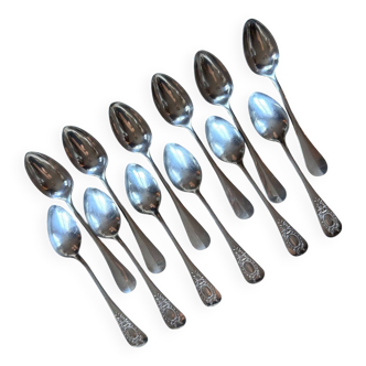 Set of 12 Médaillon dessert spoons, Boulenger