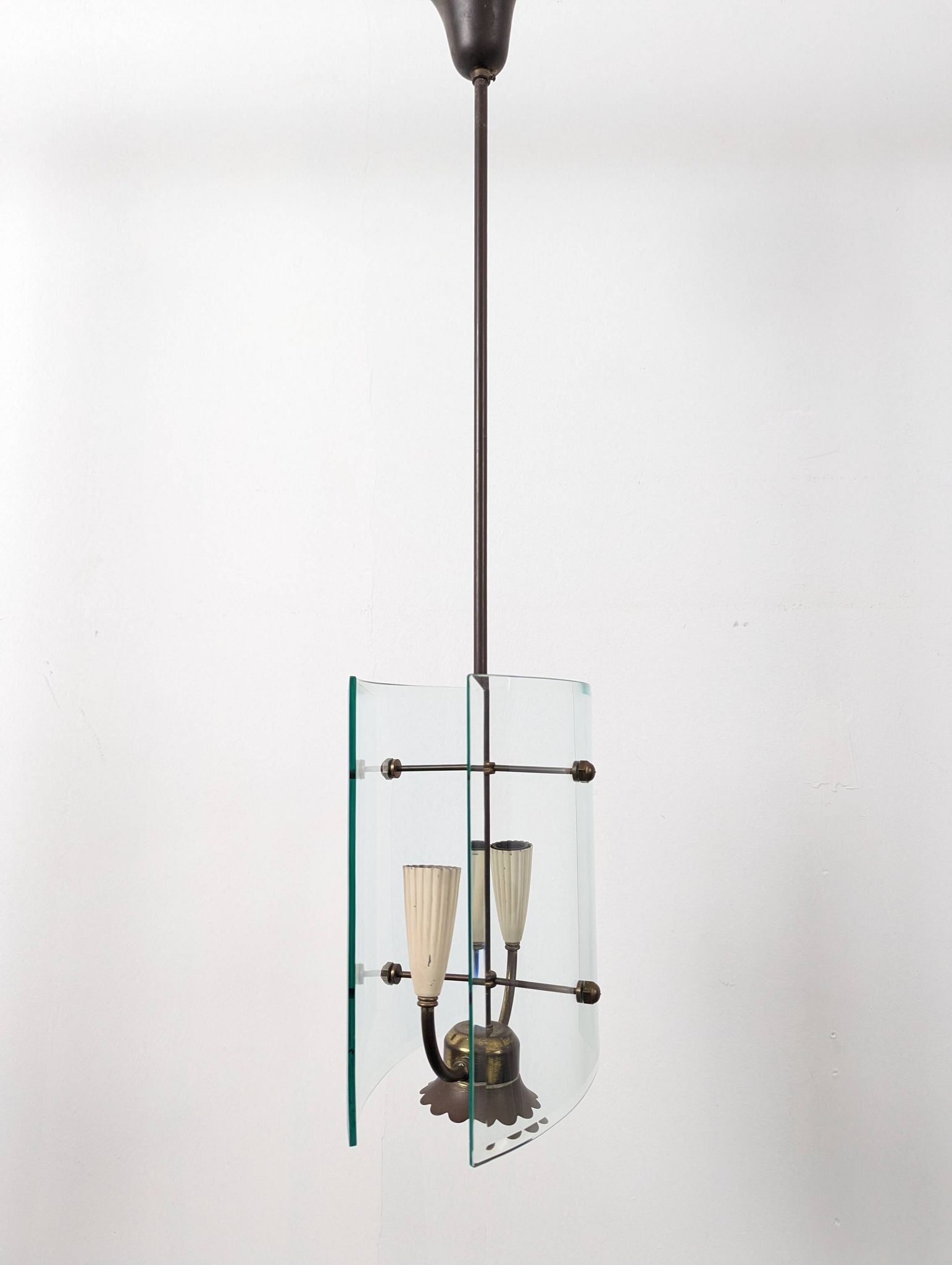 Pietro Chiesa for Fontana Arte Curved Glass and Brass Pendant Light 1940s