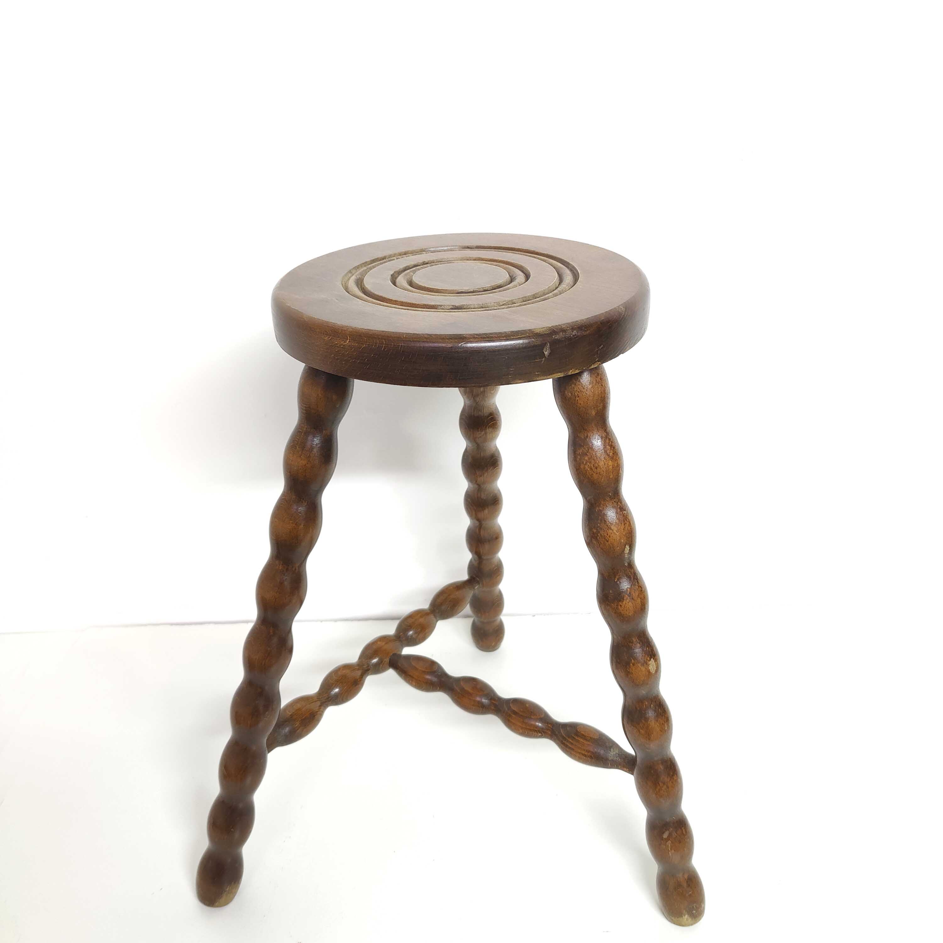 Vintage tripod stool in solid wood beaded legs
