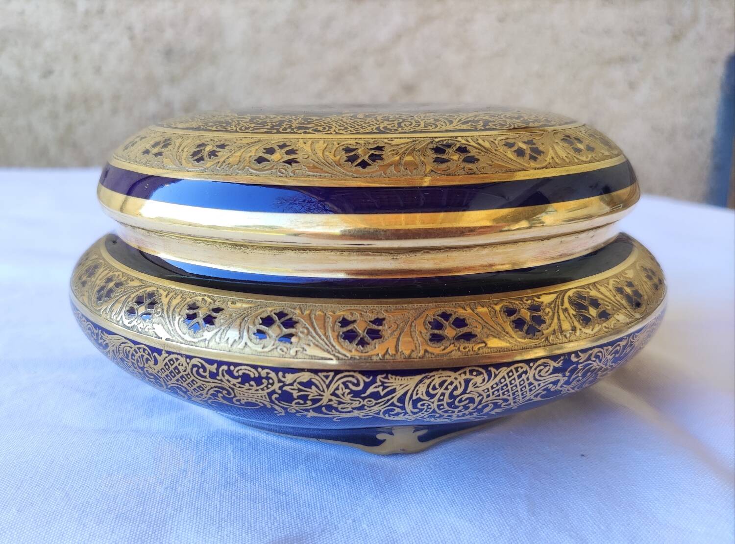 Large Limoges porcelain candy box - Oven blue and gold -
