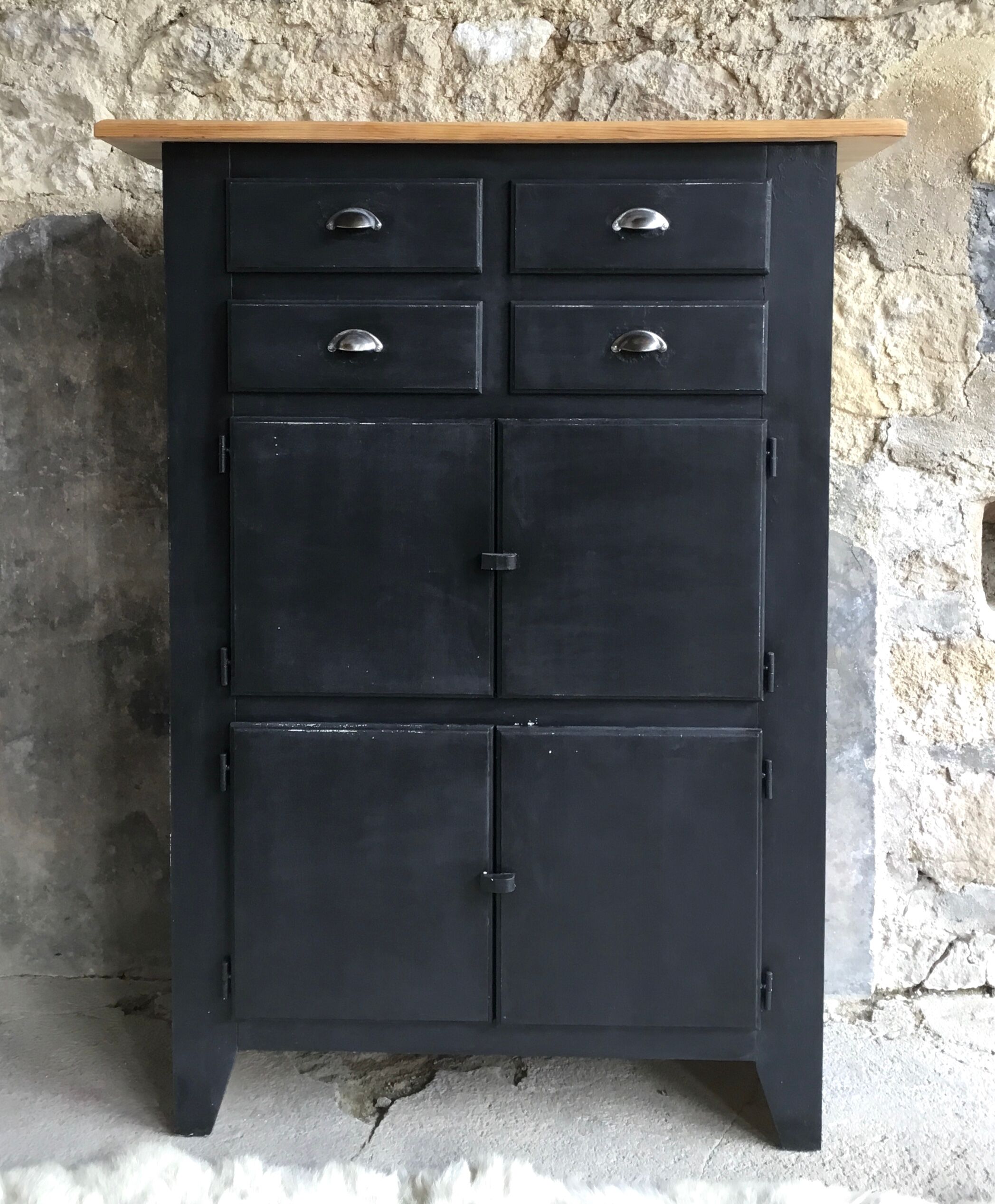 Craft furniture or top black and wood sideboard