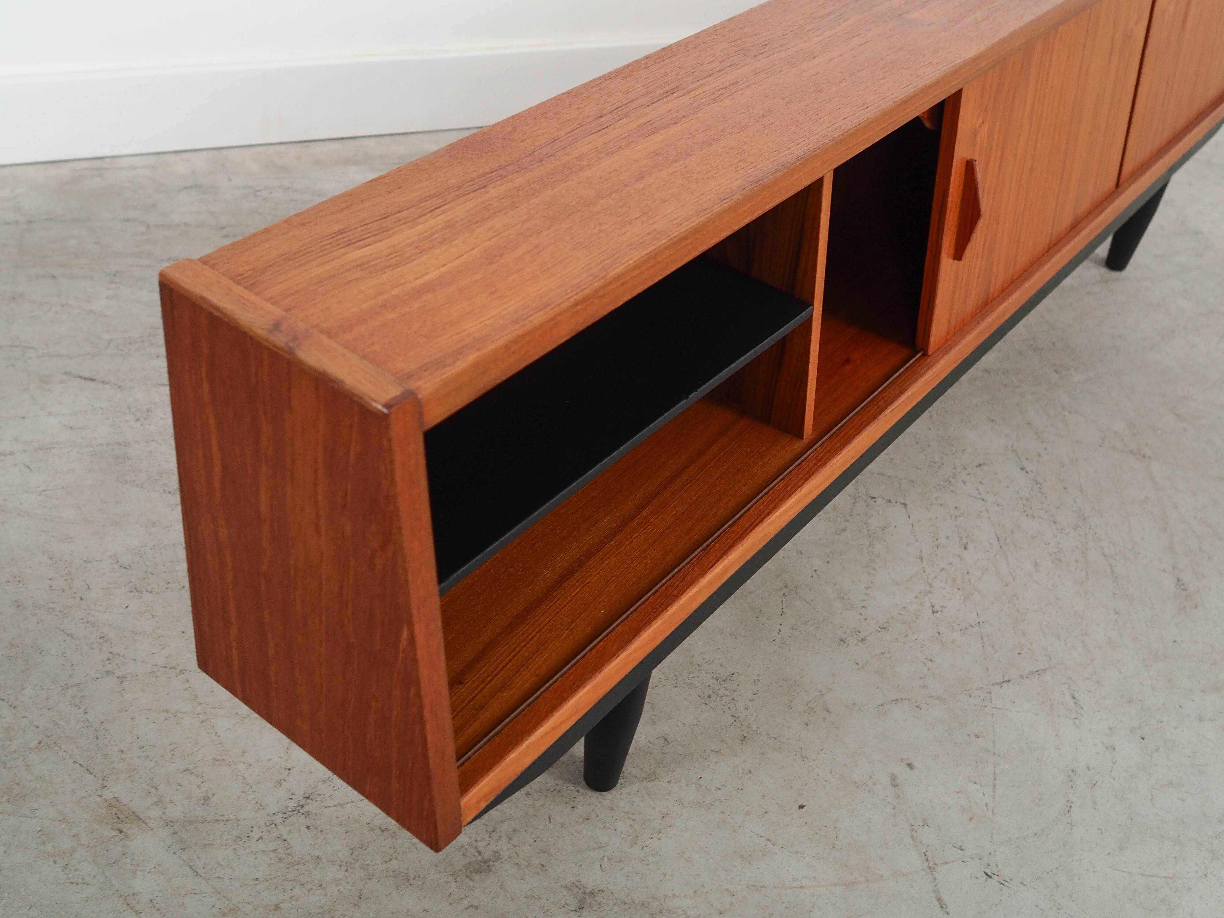Cabinet en teck, design danois, années 1970, fabriqué au Danemark
