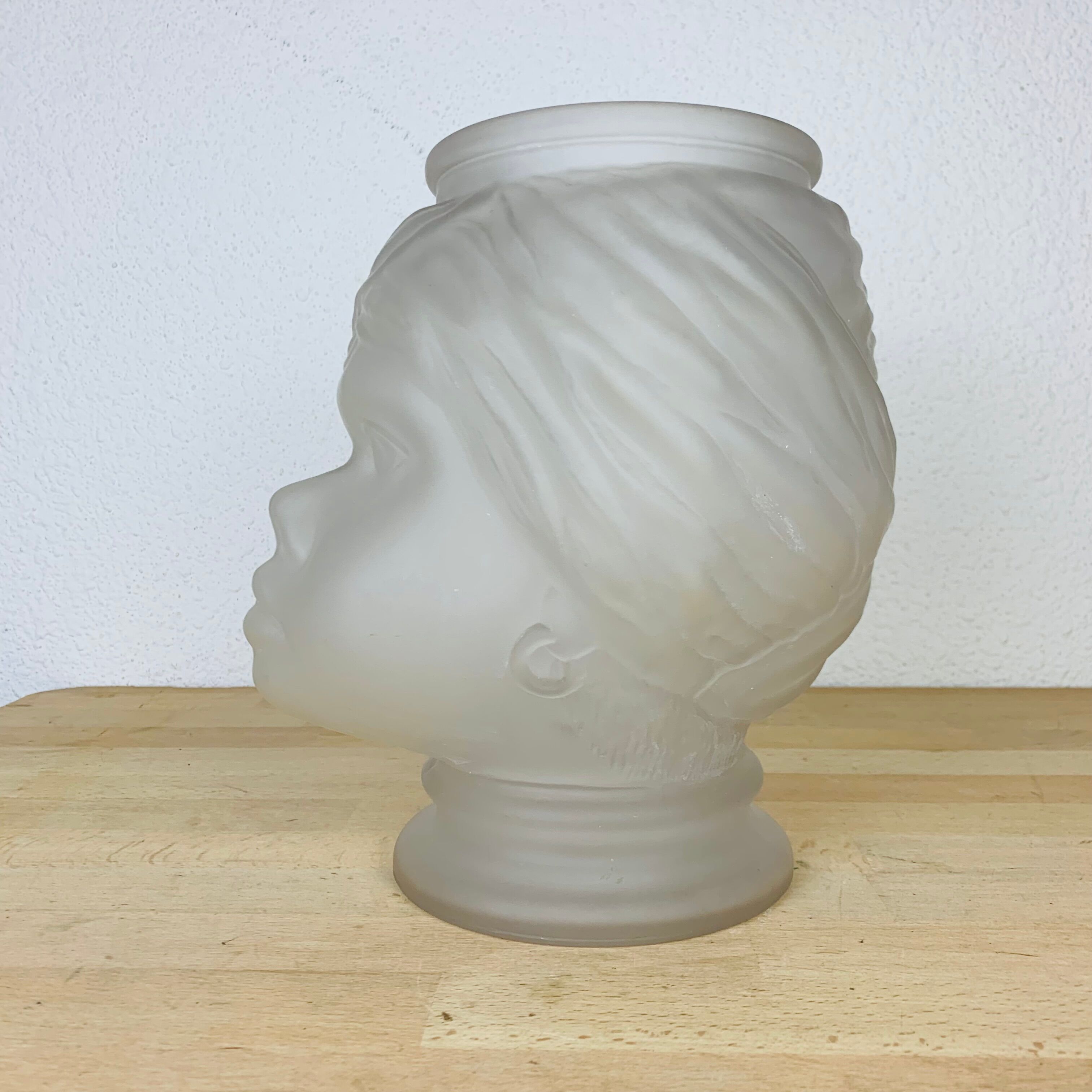 Nubian glass anthropomorphic vase