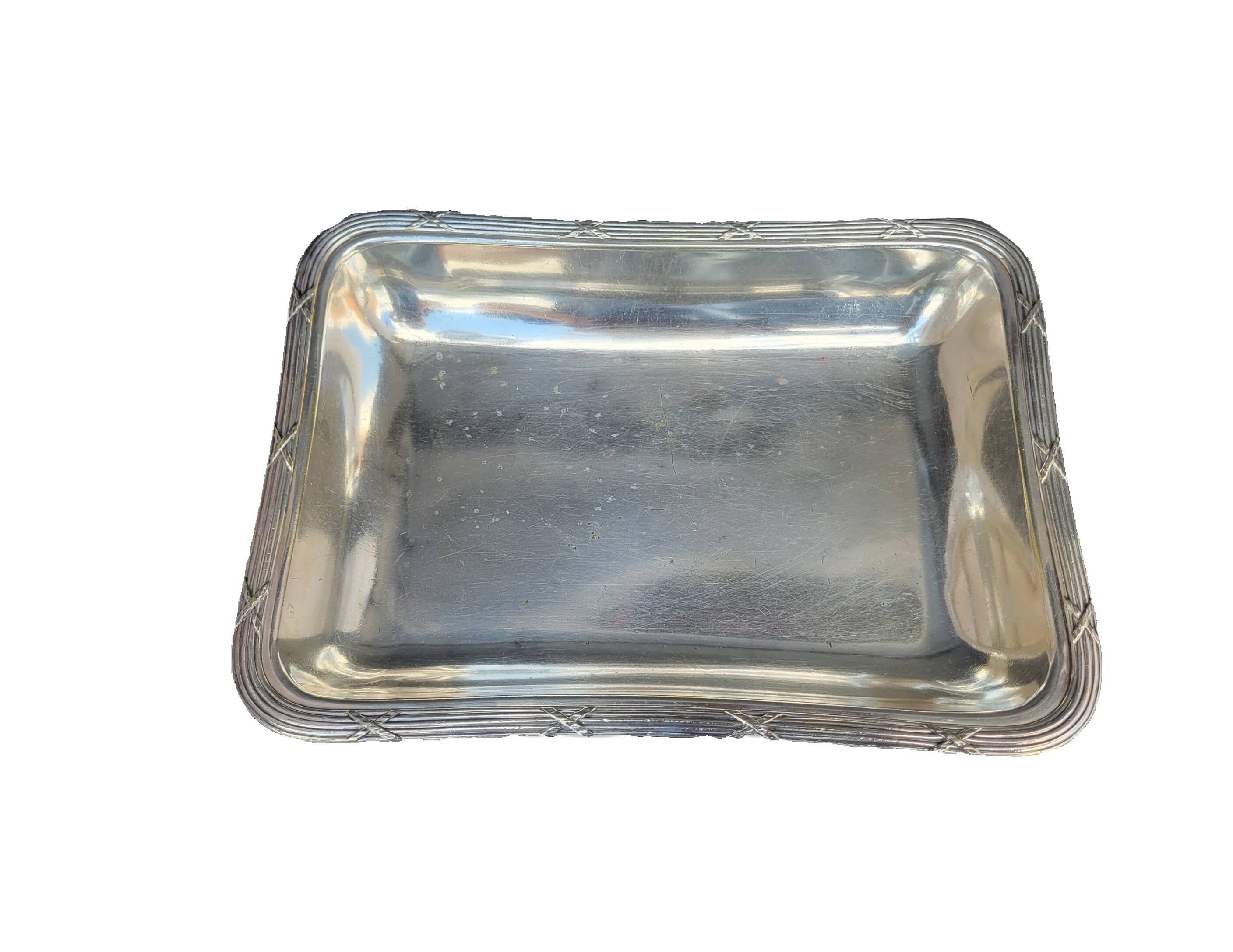 Set of two silver metal trays