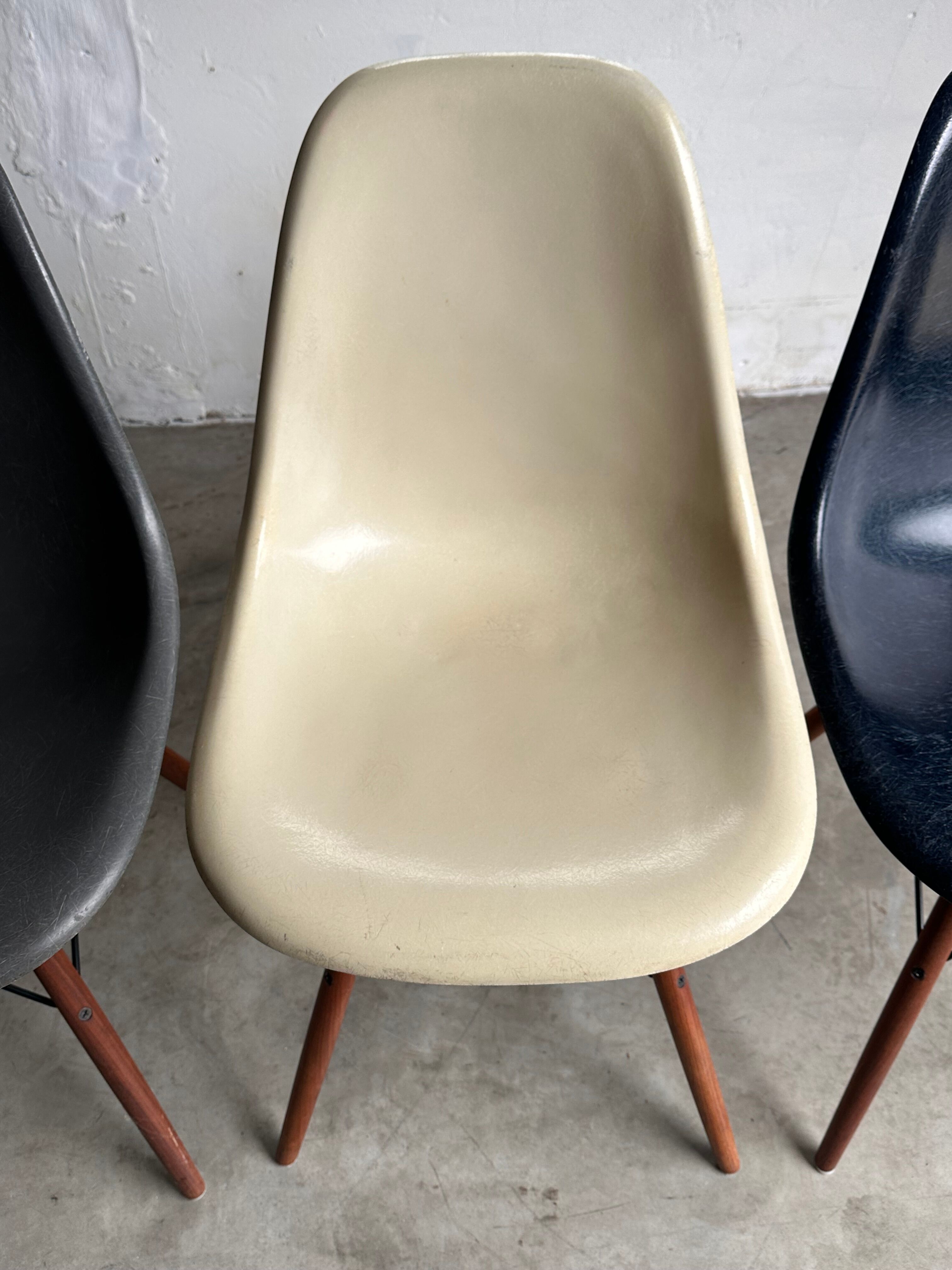 Set of 10 fibreglass & walnut DSW chairs, Charles & Ray Eames, Herman Miller, 60s-70s