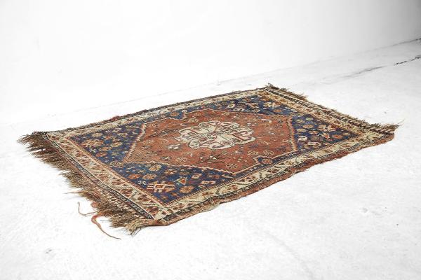 Ancient Persian carpet Shira from the 1880s, 80x120cm.