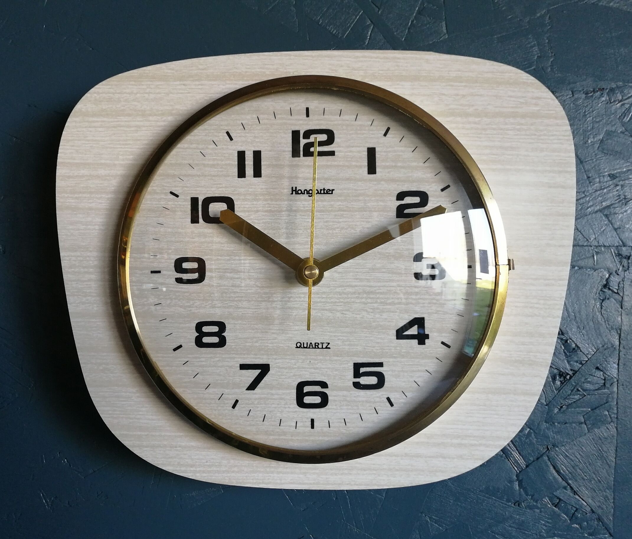 Vintage formica clock silent wall clock "Hangarter wood gray beige"