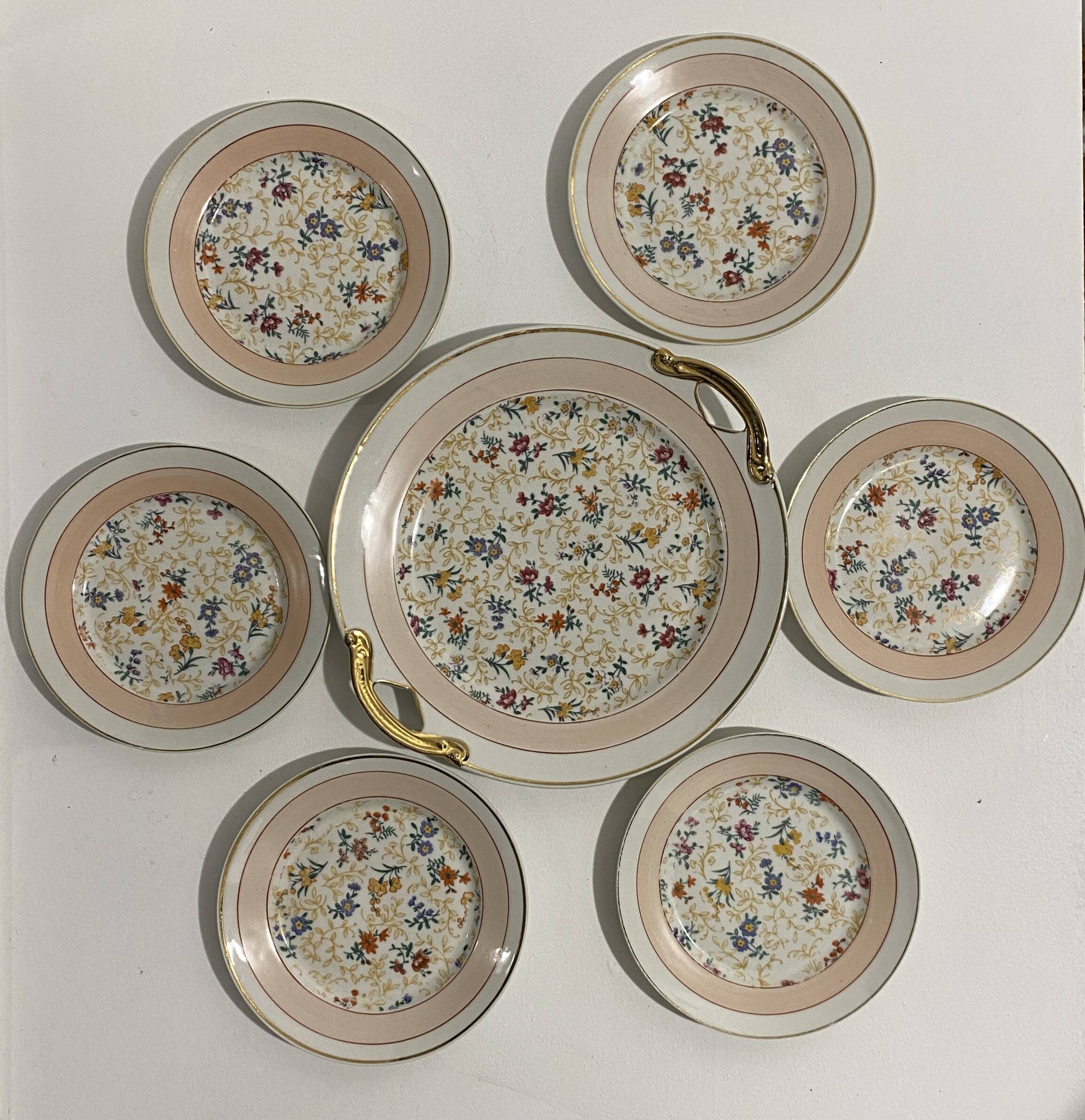 Dessert service, cake service, flowers and gilding, 6 plates and a vintage pie dish.