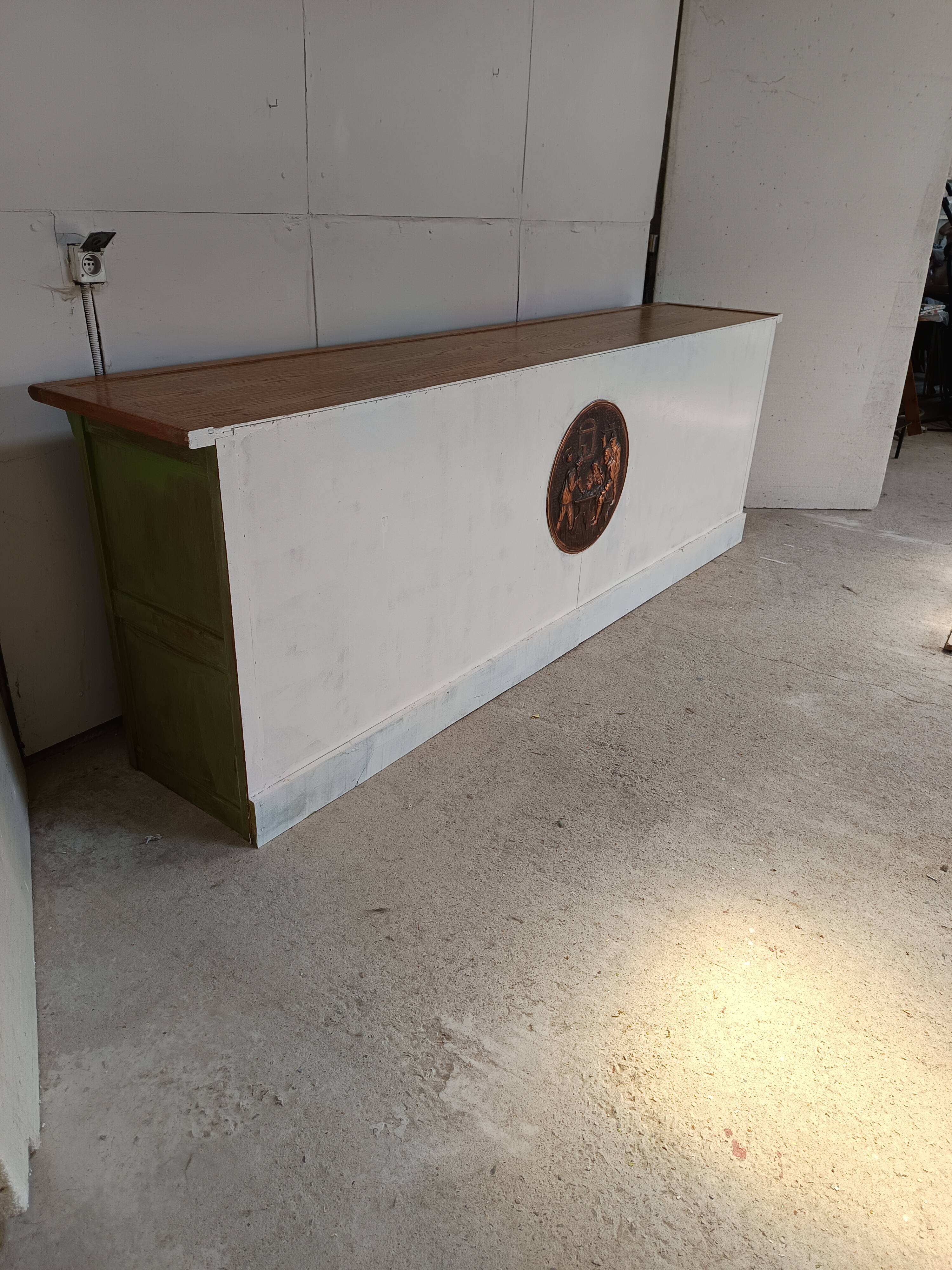 Ancien comptoir en bois