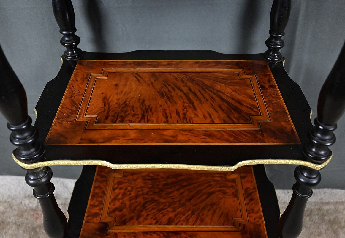 Petite table de salon en marqueterie, style Napoléon III – 2ème partie XIXe