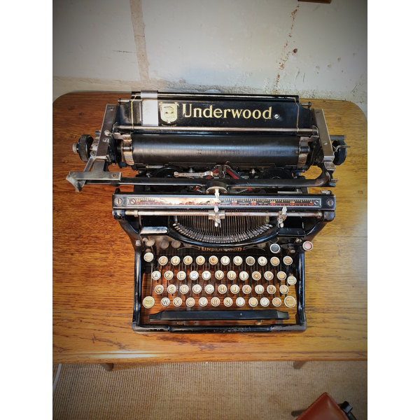 Machine à écrire Underwood 1915 Selency Machine à écrire Underwood 1915 Selency