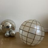 Ball in mother-of-pearl and brass to hang
