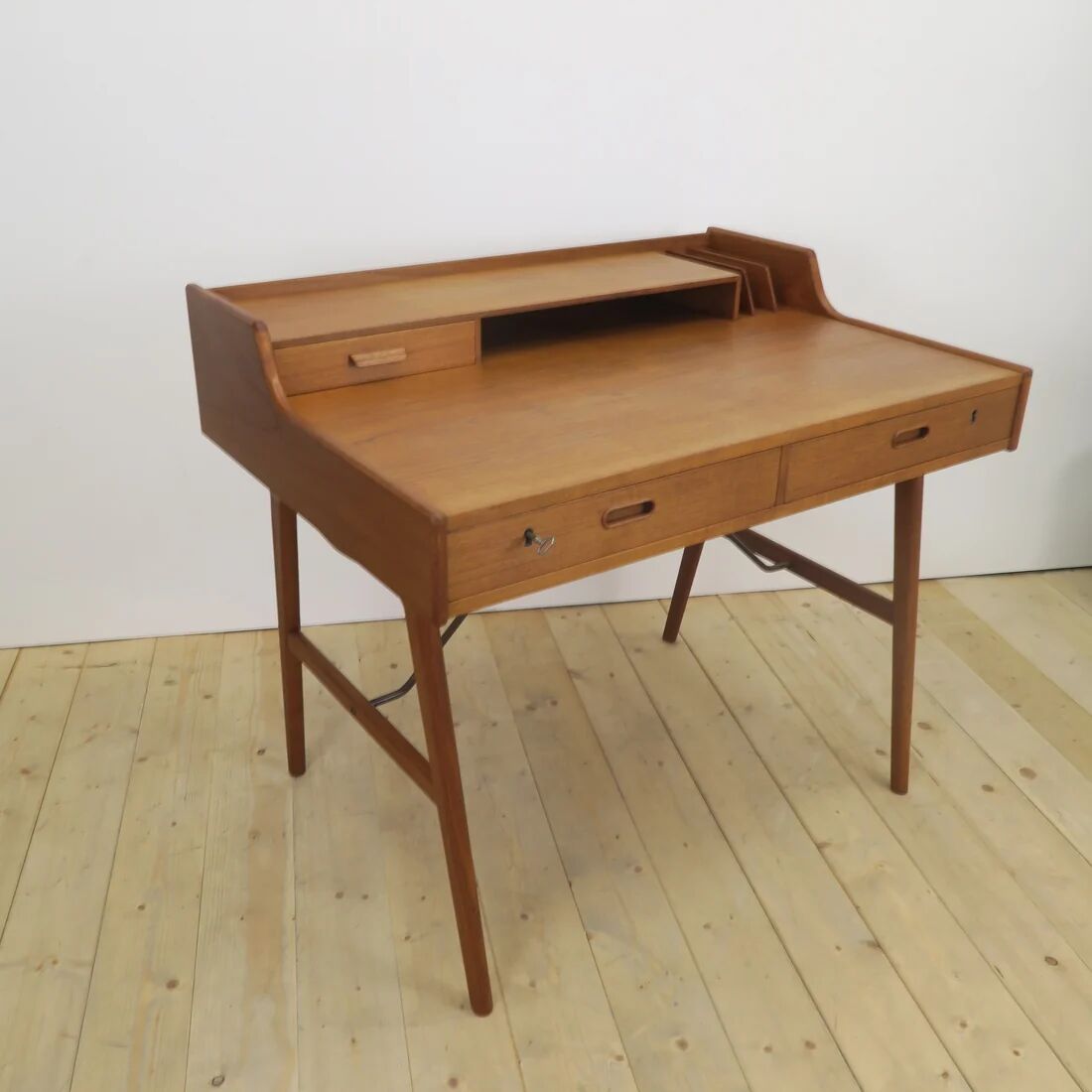 Model 56 desk in teak by Arne Wahl Iversen for Vinde Møbelfabrik, Denmark 1960