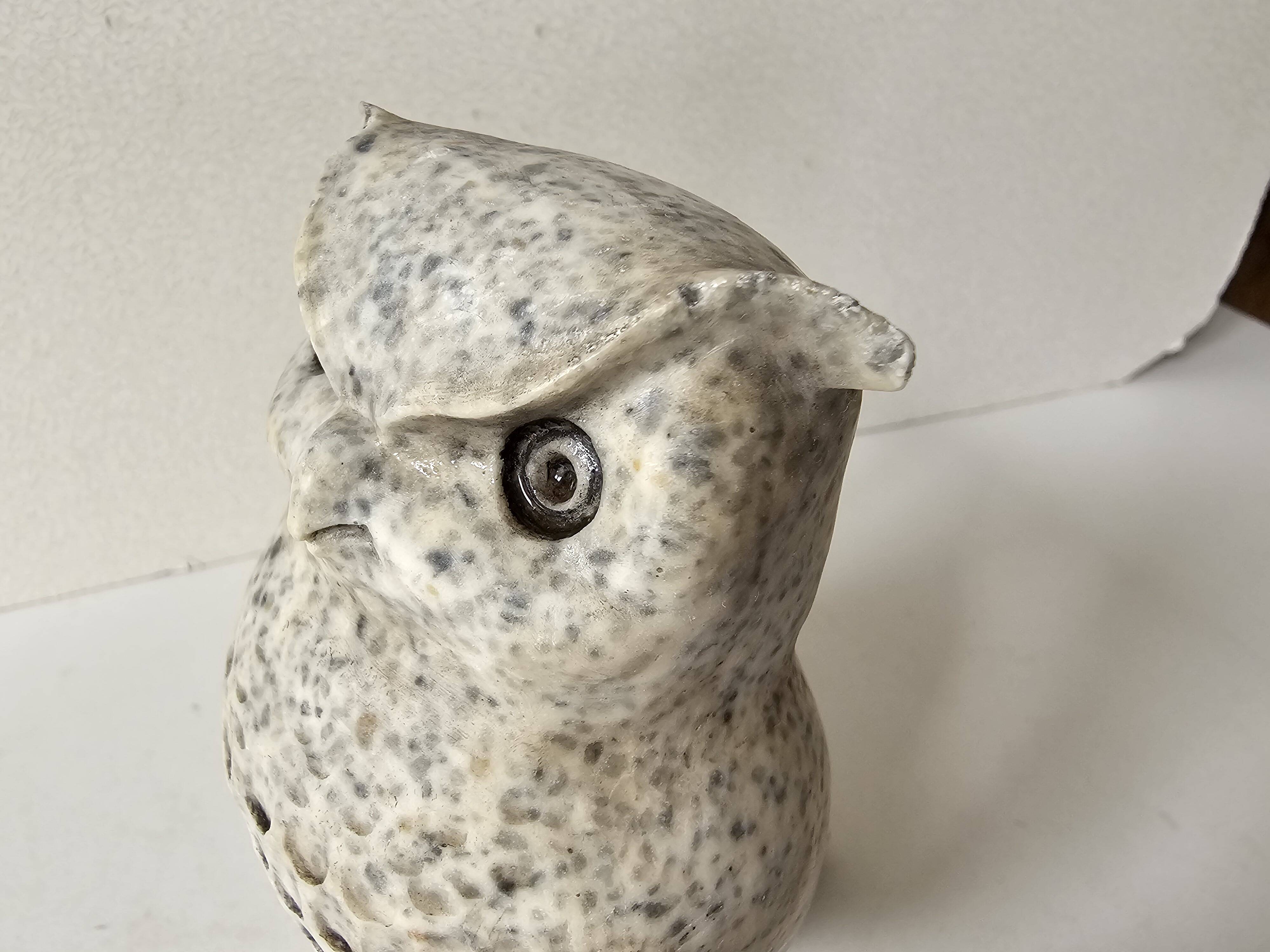 Very beautiful zoomorphic marble sculpture - Owl / Owl signed Jokerz
