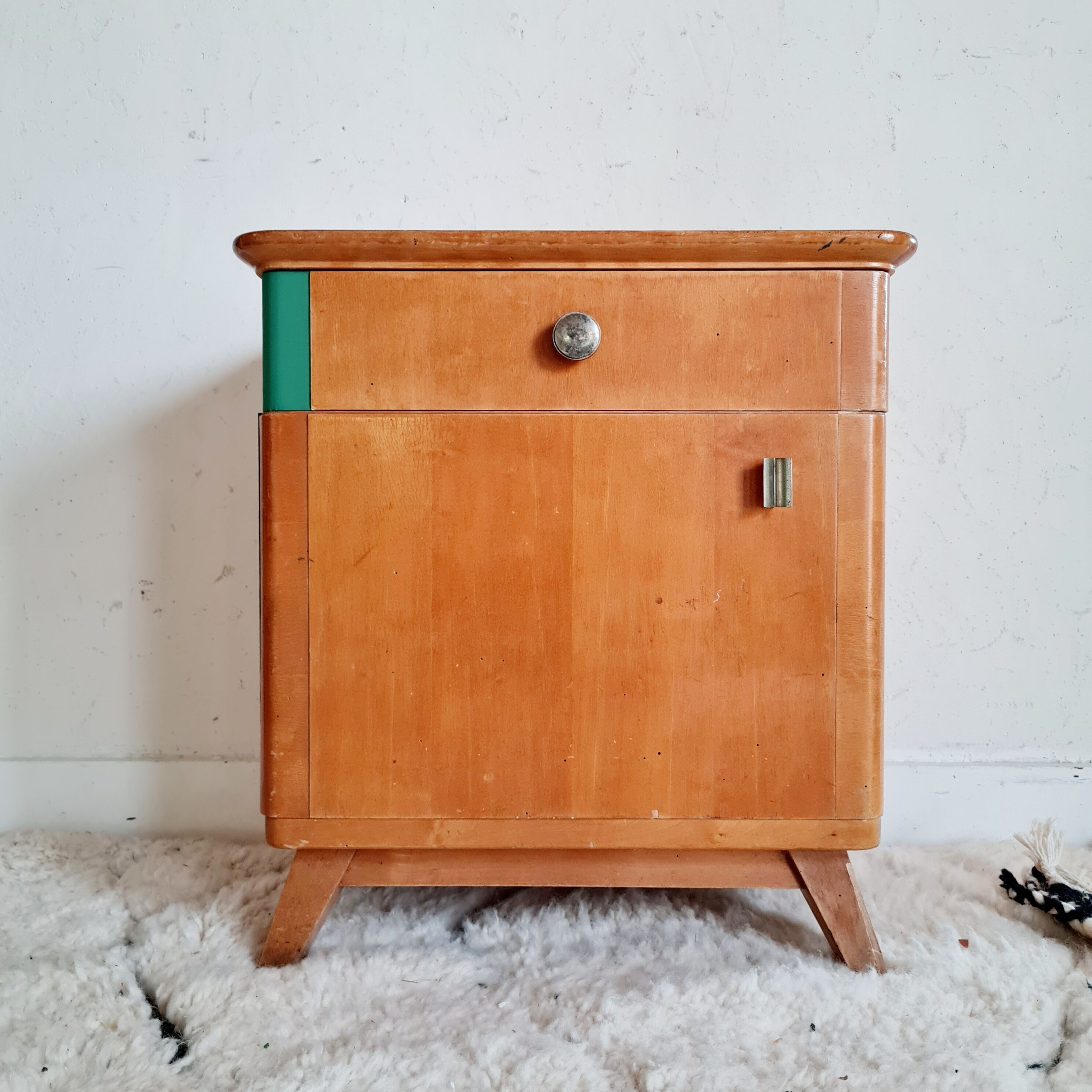 Bedside wood compass feet
