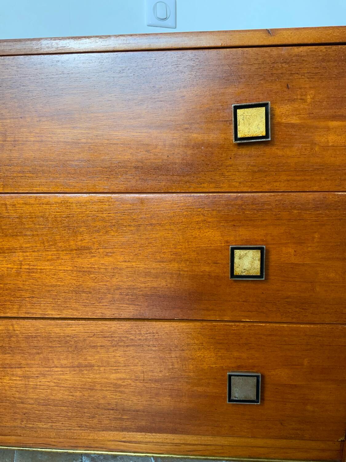 Vintage chest of drawers