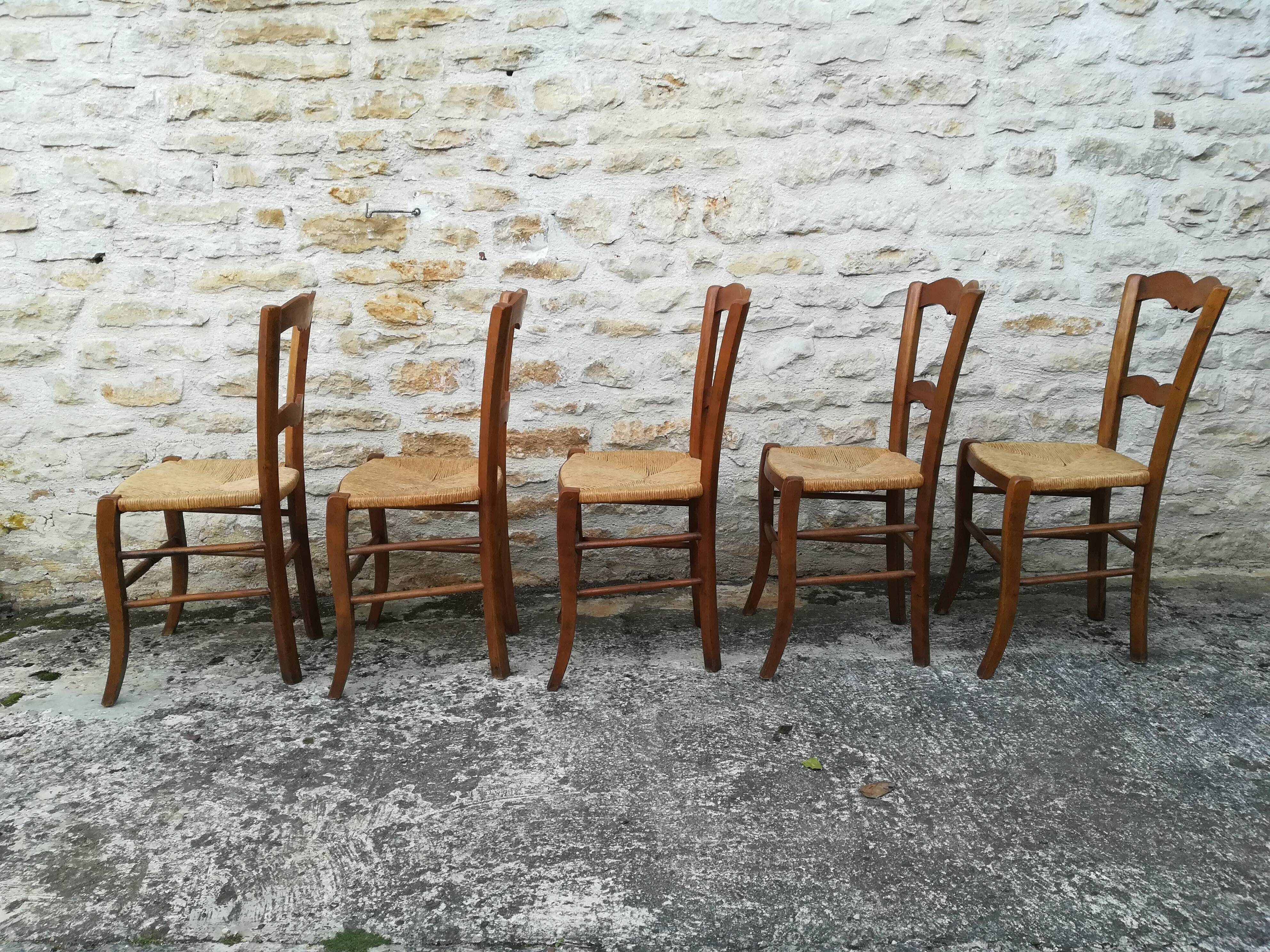 Set of 15 straw chairs