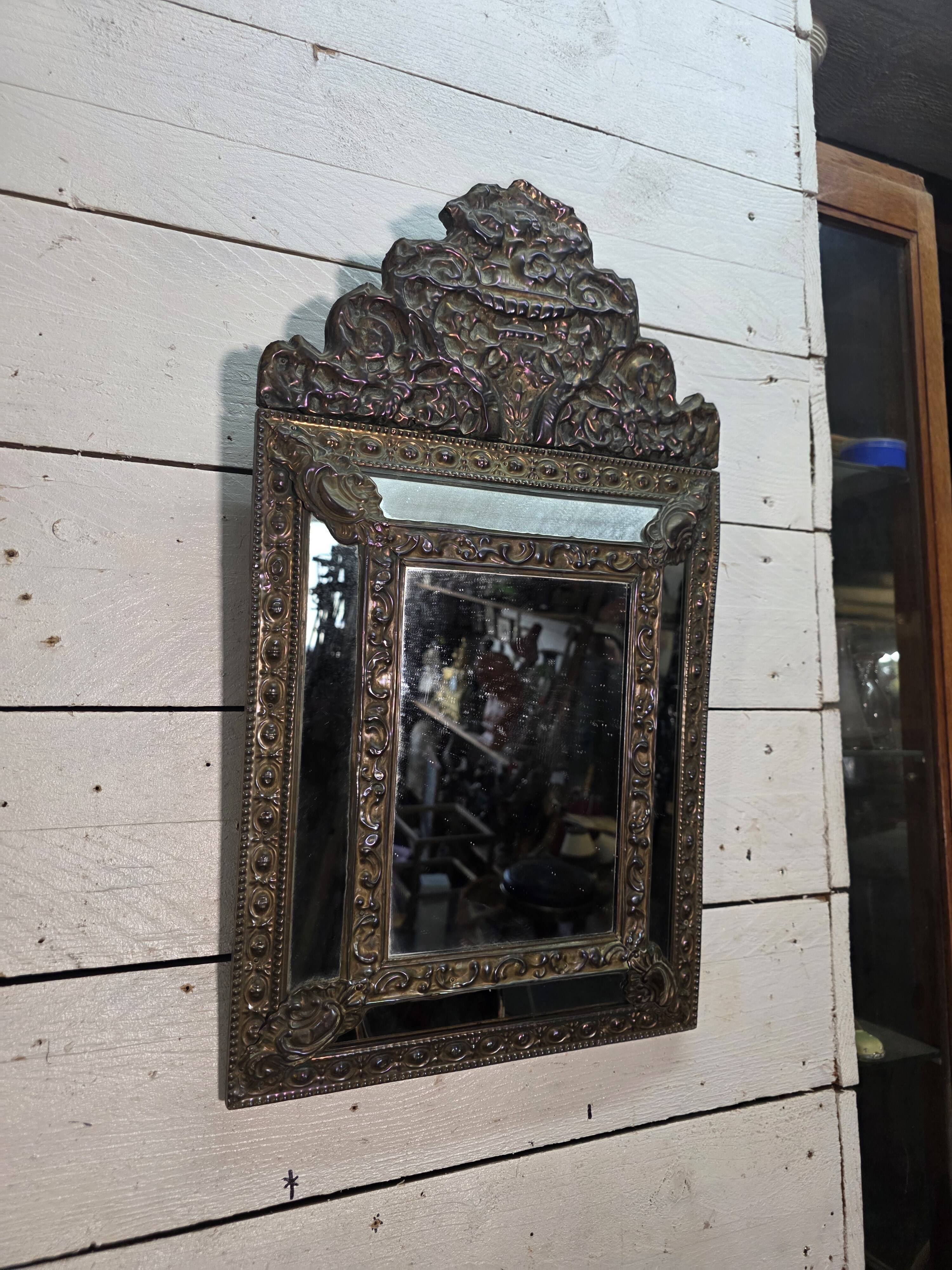 Miroir en laiton à parcloses du XIXe