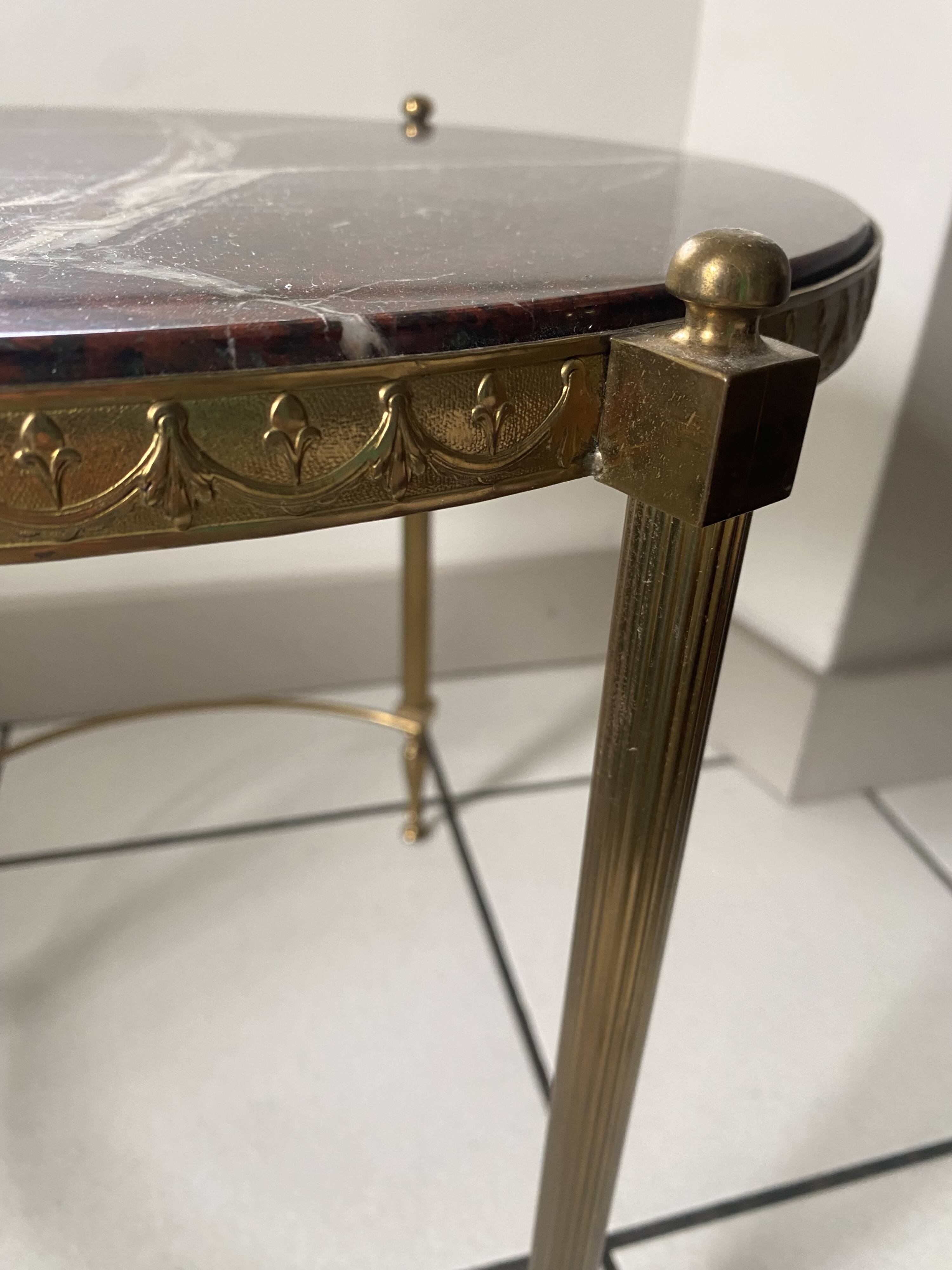 Pedestal table/Side table