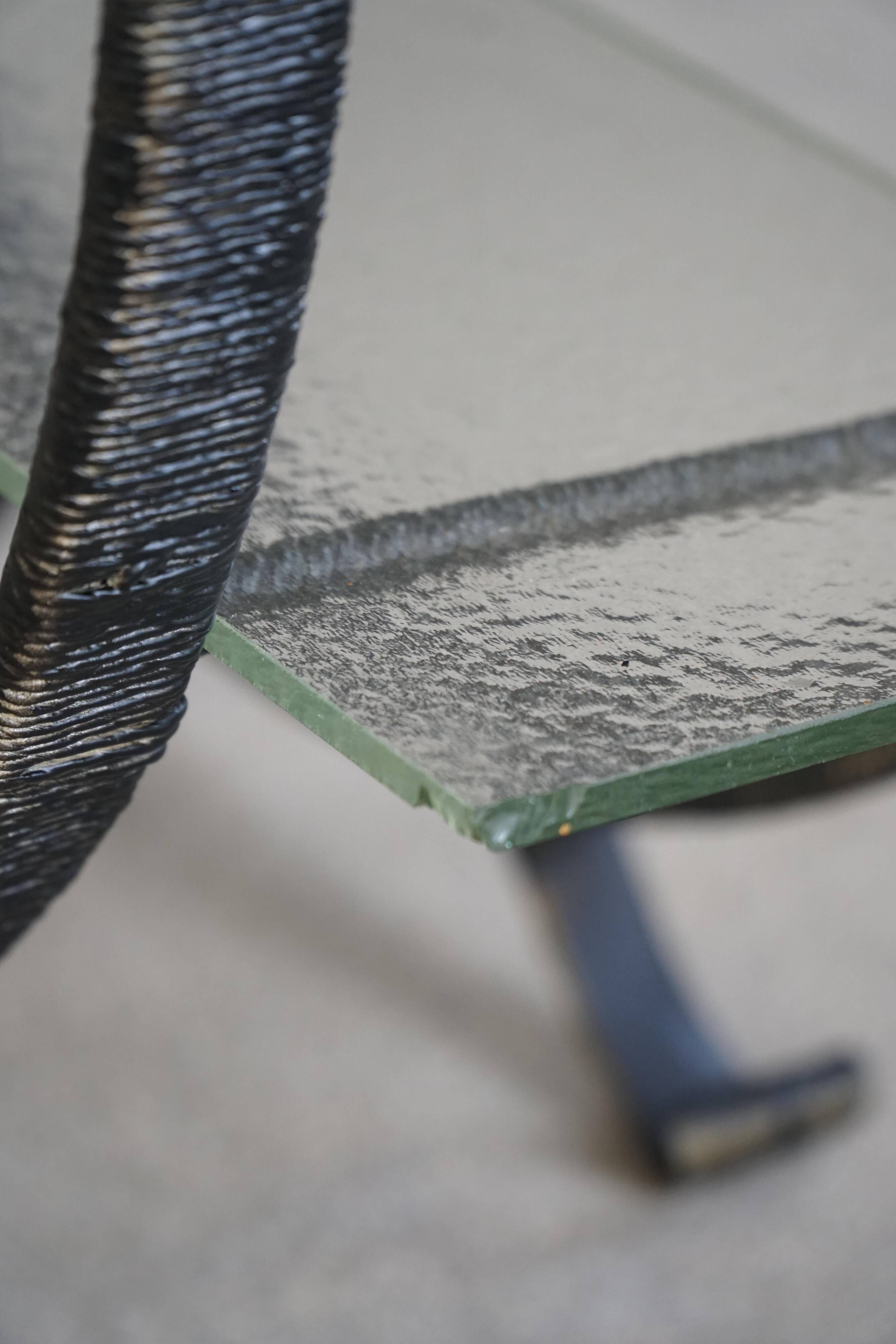 Decorative shelf unit, round metal frames with curved legs and glass shelves, 1960.