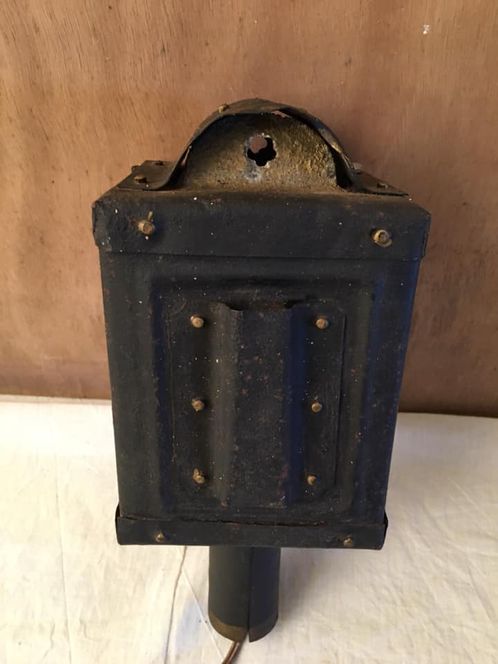 Carriage lamp or candle lantern