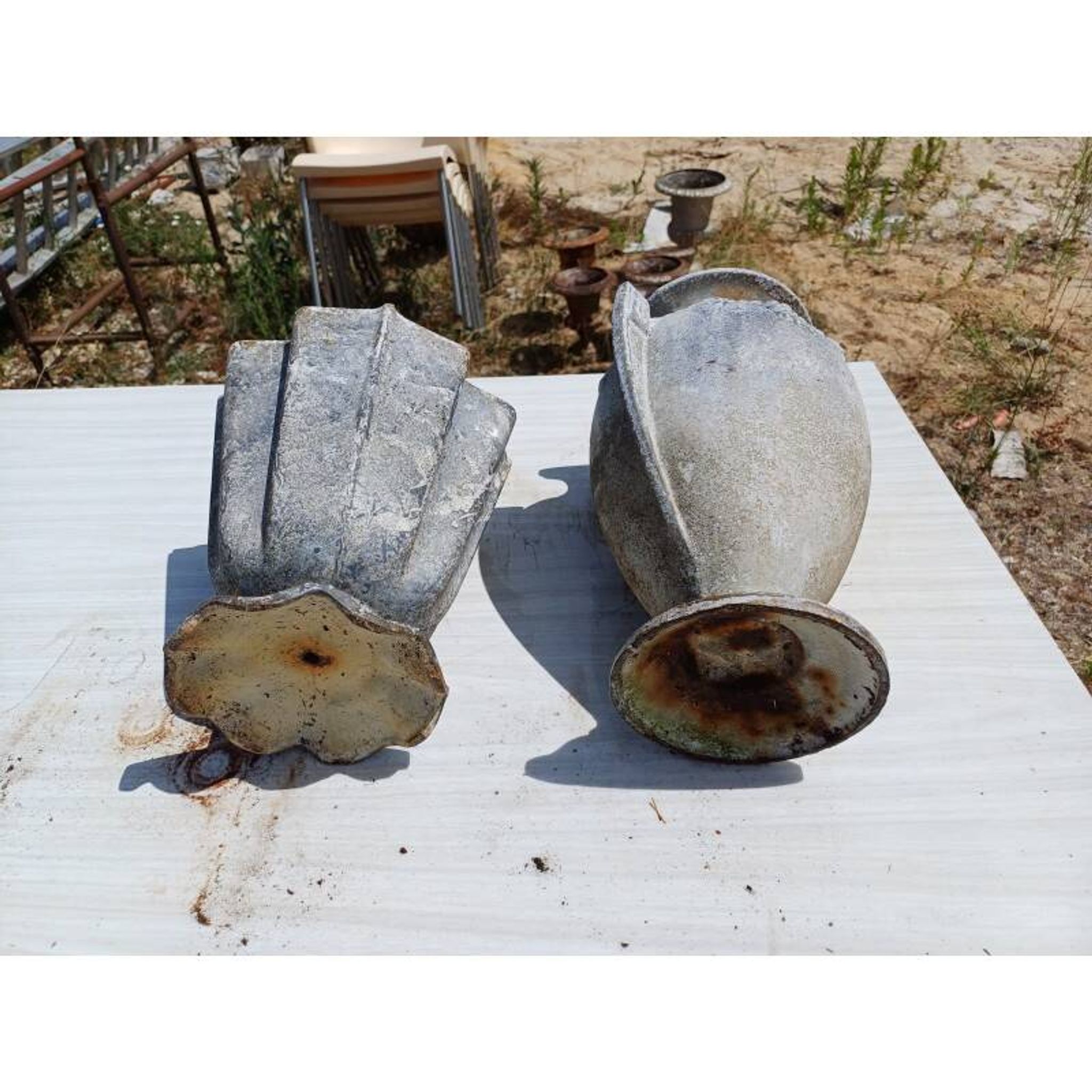 2 vases en fonte 1900 : Charleville - Mézières