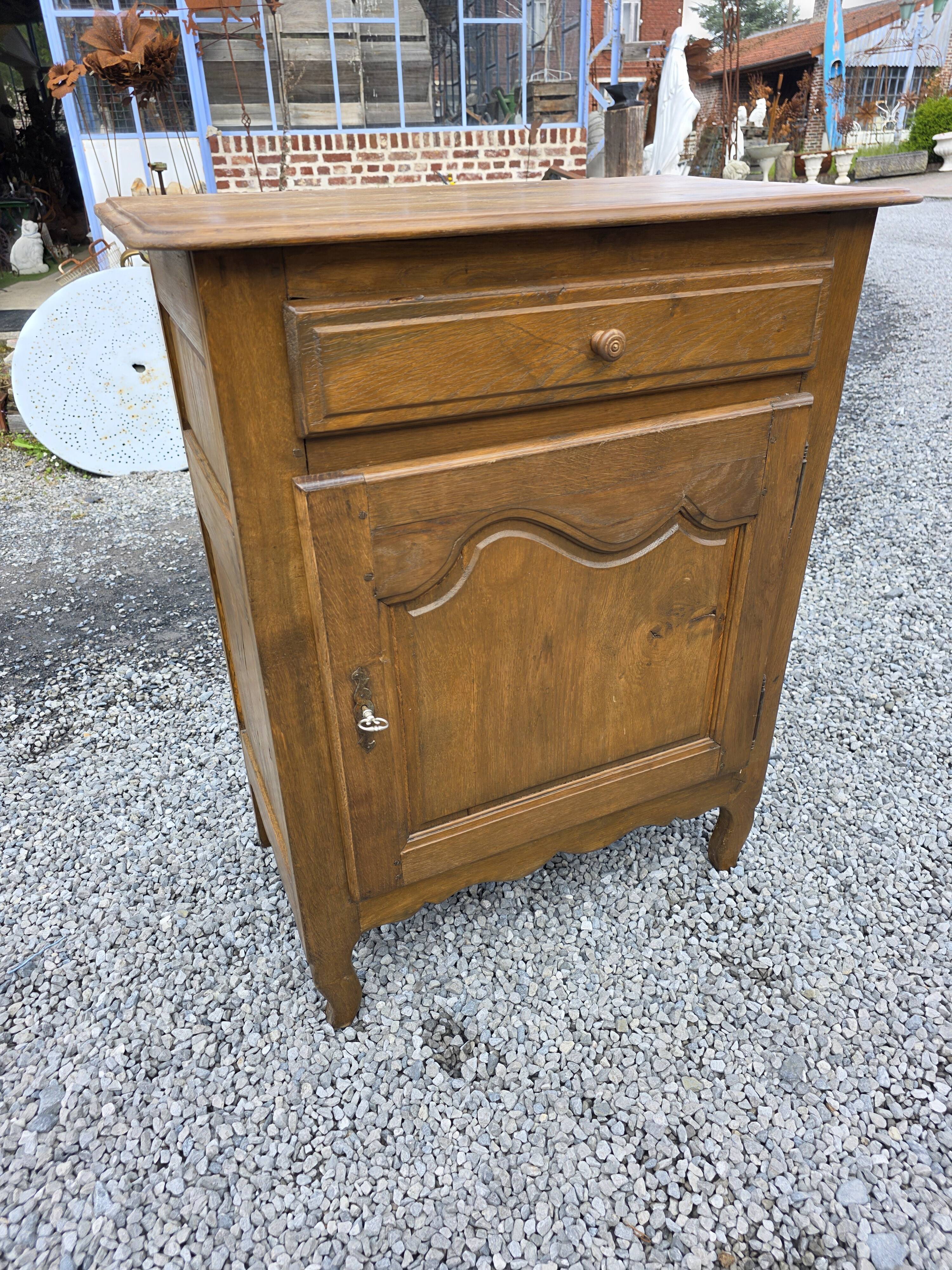 Antique oak confiturer