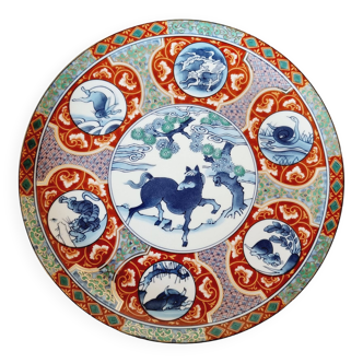 Grande Assiette réalisée et peinte à la main en Porcelaine du Japon avec 7 signes du code Zodiaque 2