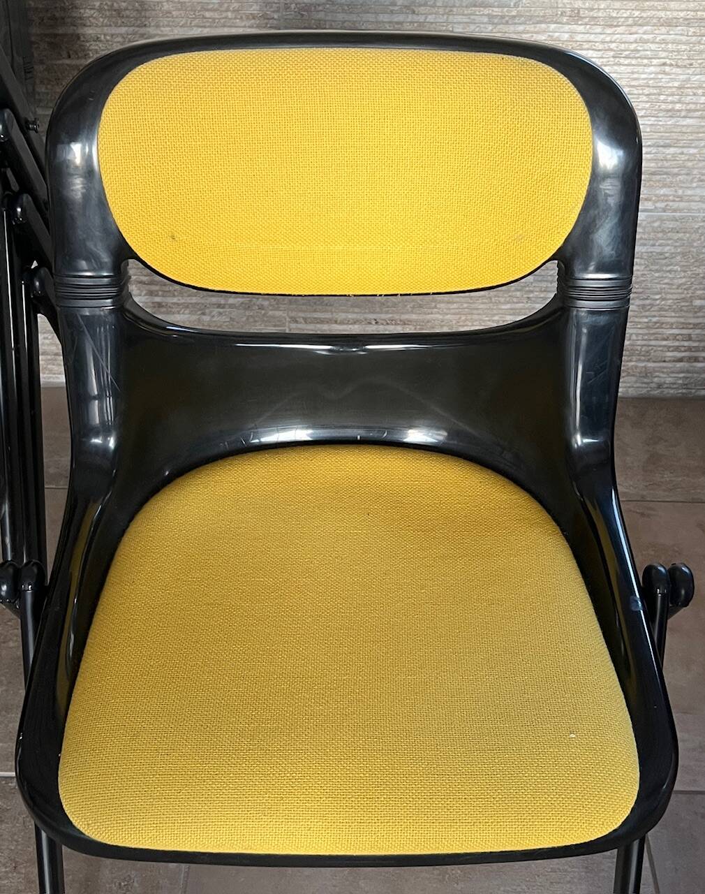 6 back chairs Emilio Ambasz & Giancarlo Peretti, yellow armchair