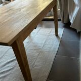 Farm table