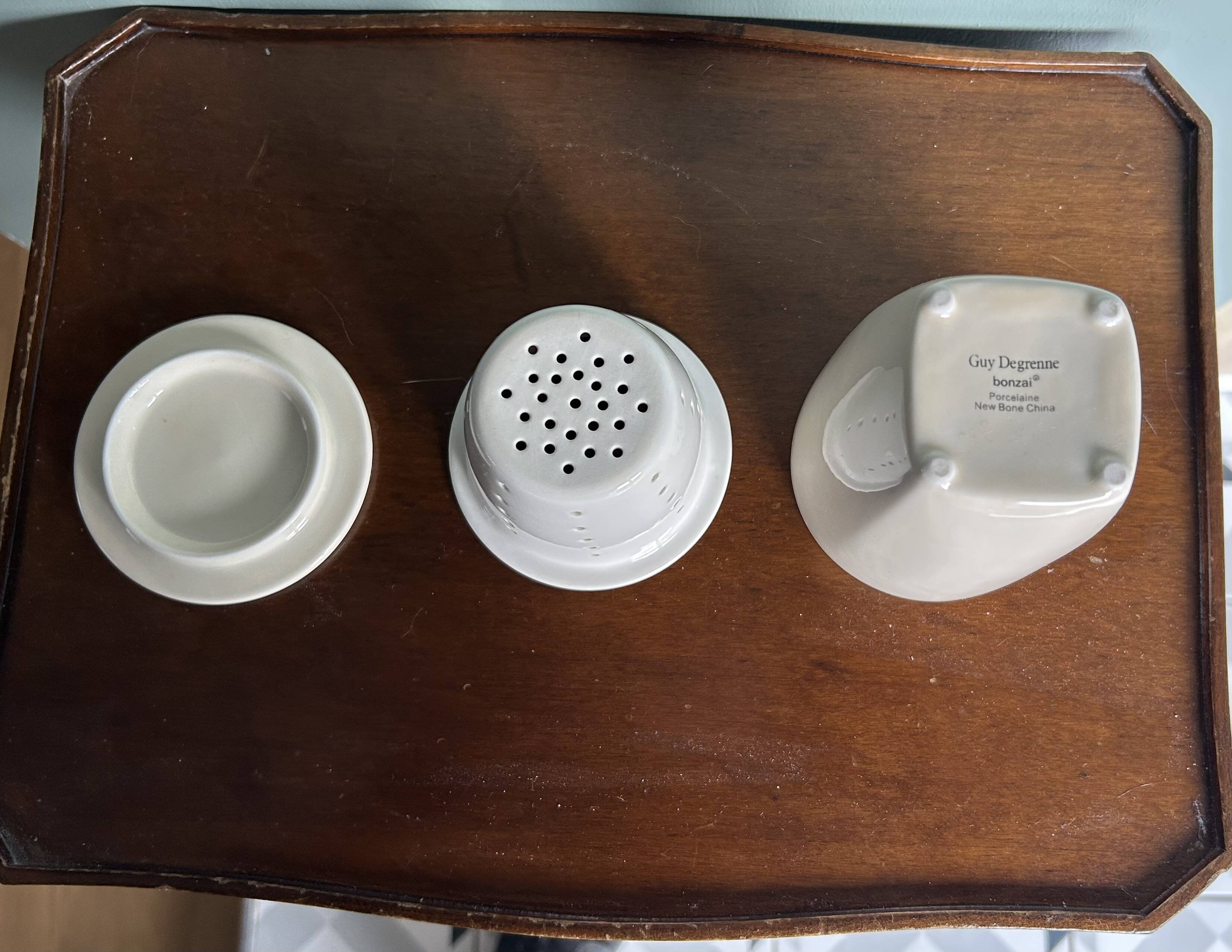 Set of 6 porcelain tea cups by Guy Degrenne.