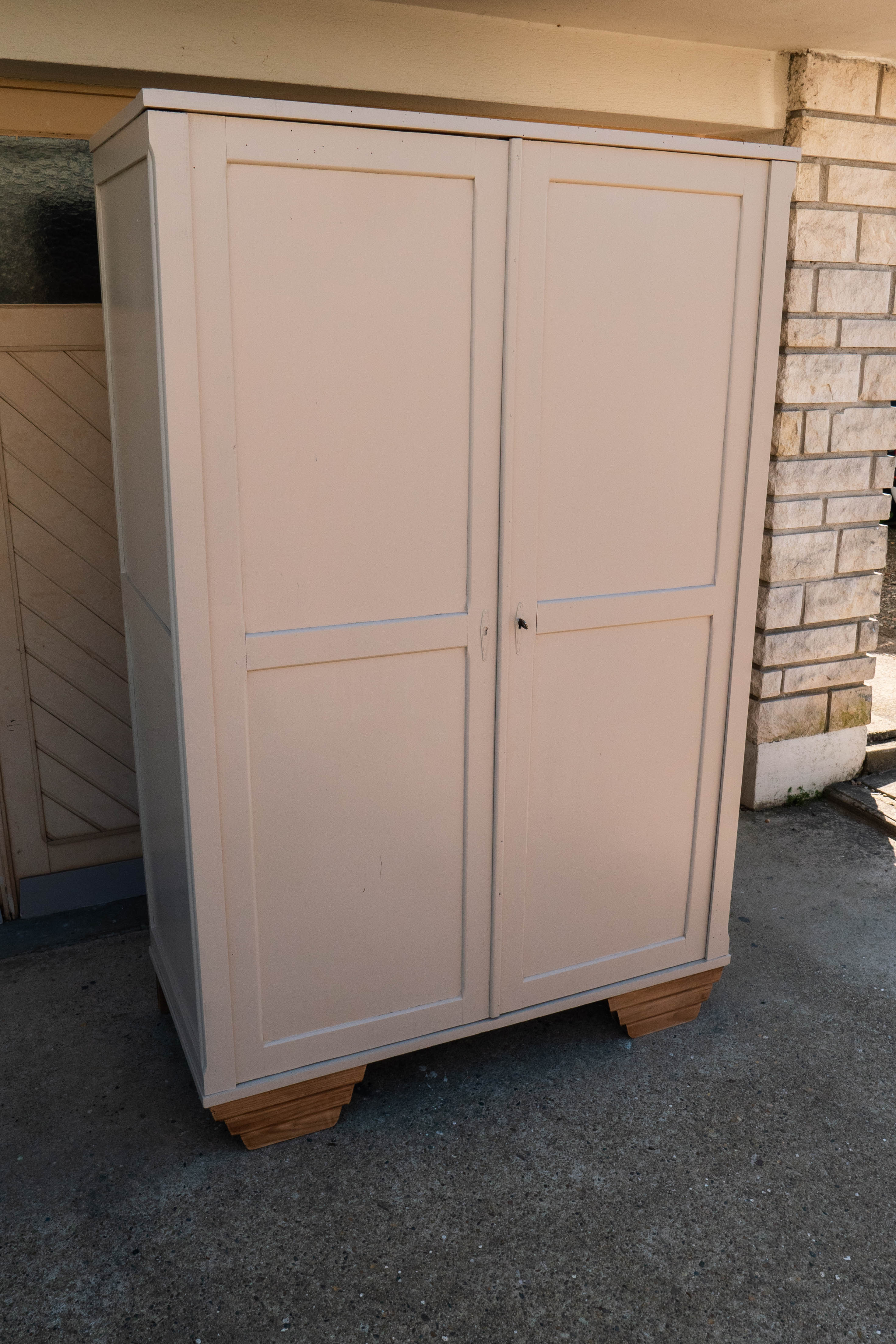 Armoire parisienne
