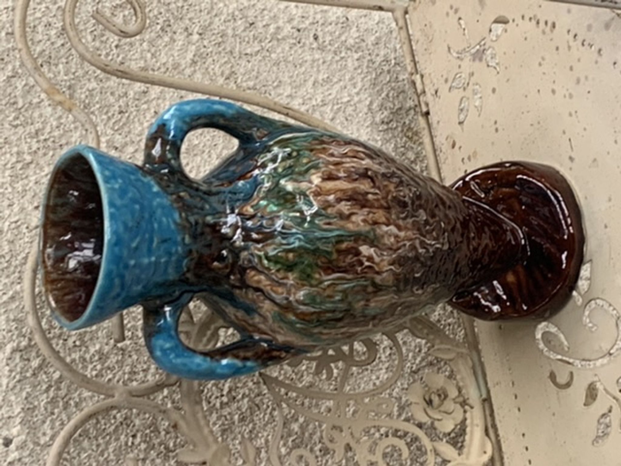 Vase amphore en barbotine, céramique émaillée de style vallauris vintage