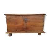 Walnut chest late 18th Century