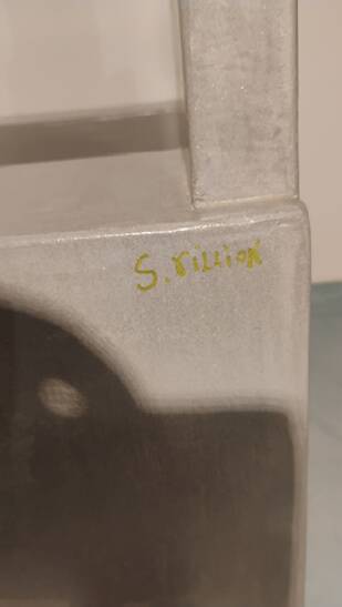 Architectural armchair in polished concrete – Unique artisan piece.