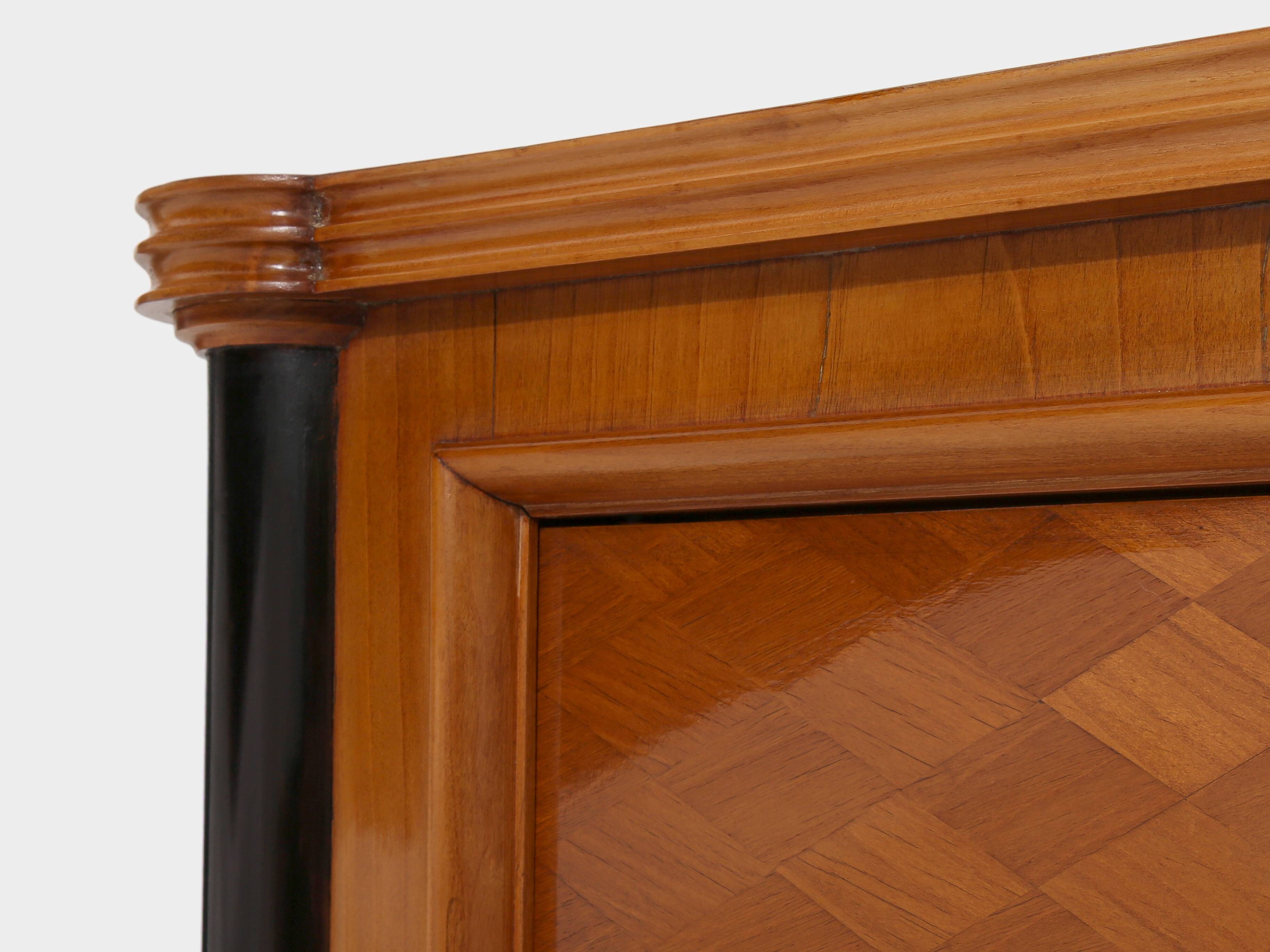 Jules Leleu cabinet merisier marqueté 2 portes bronze 1940