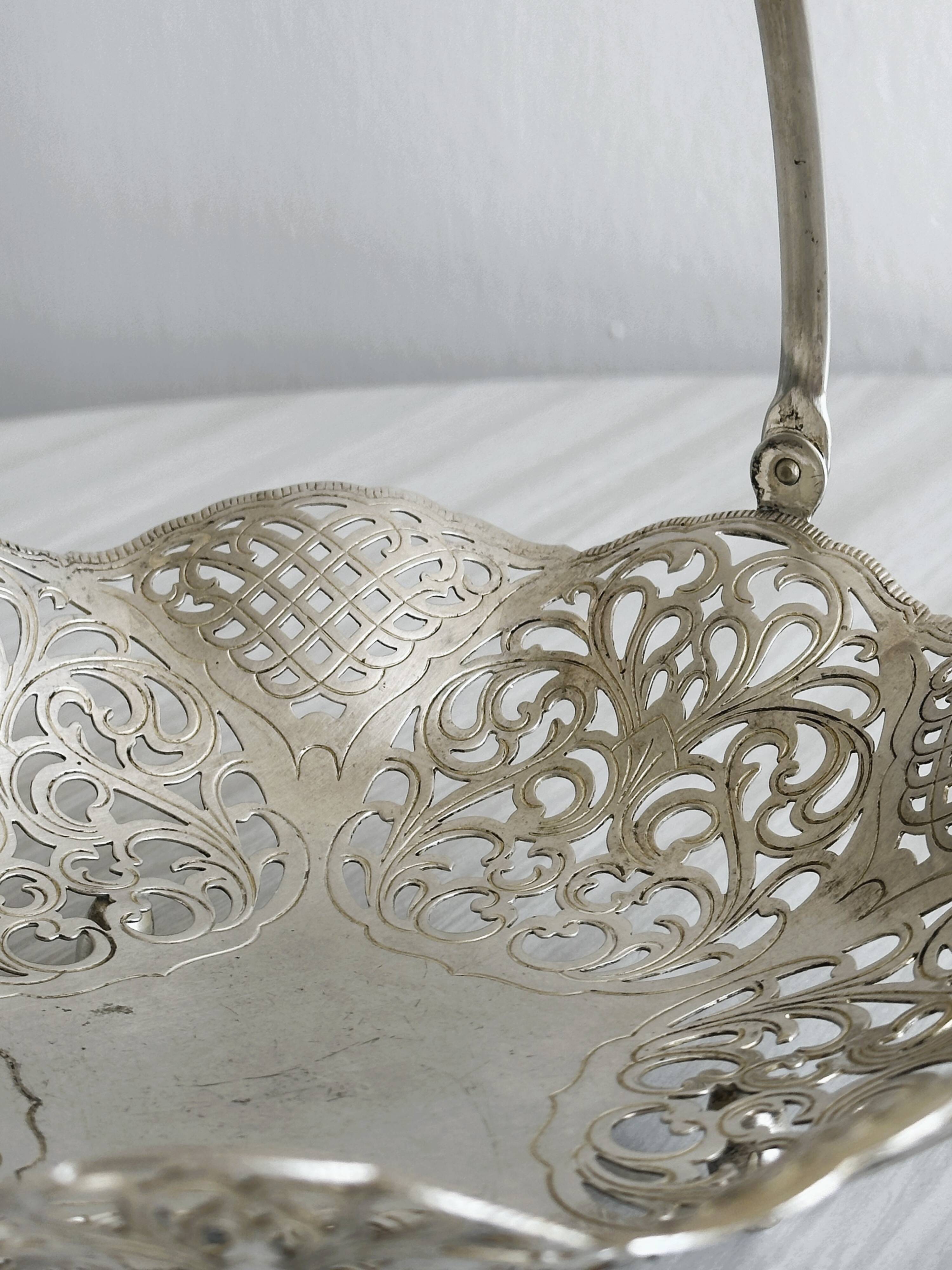 Openwork bread basket or fruit bowl