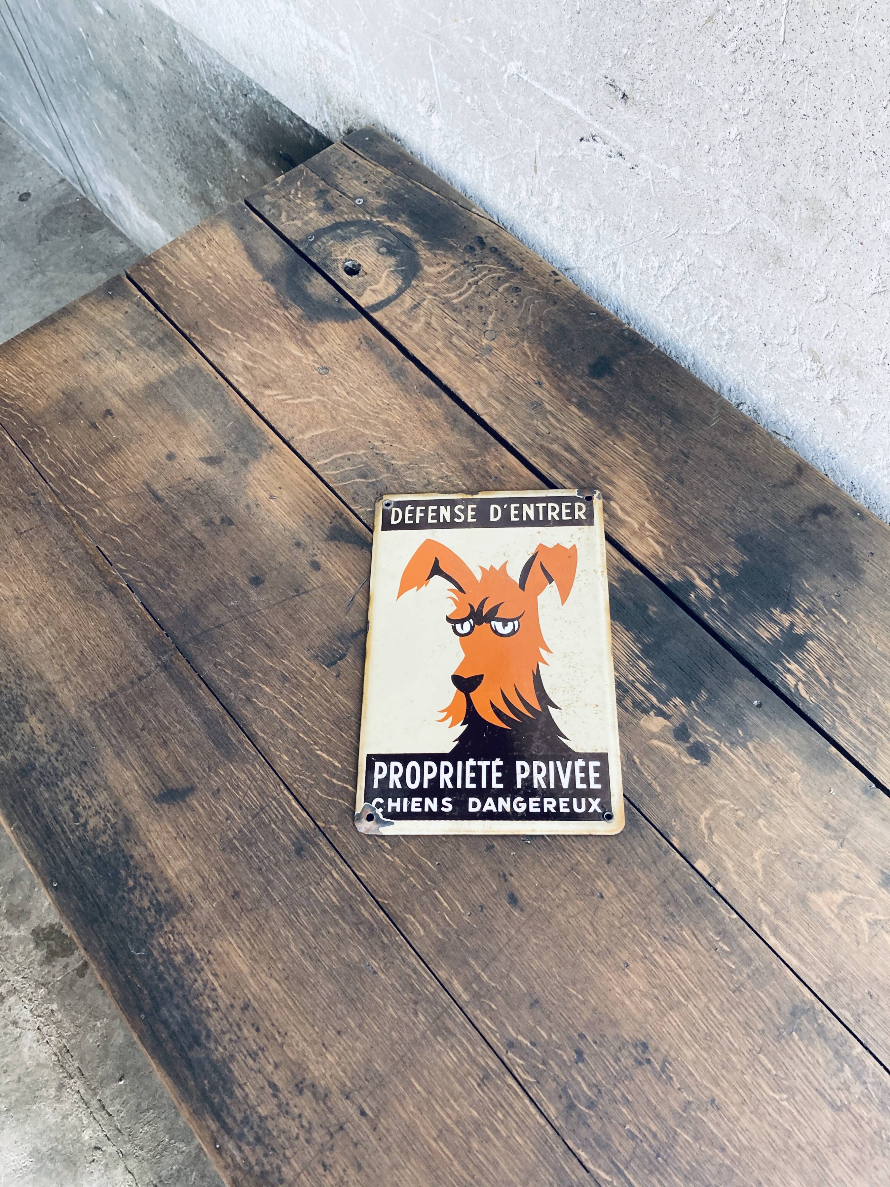 Dangerous dog enamelled plate