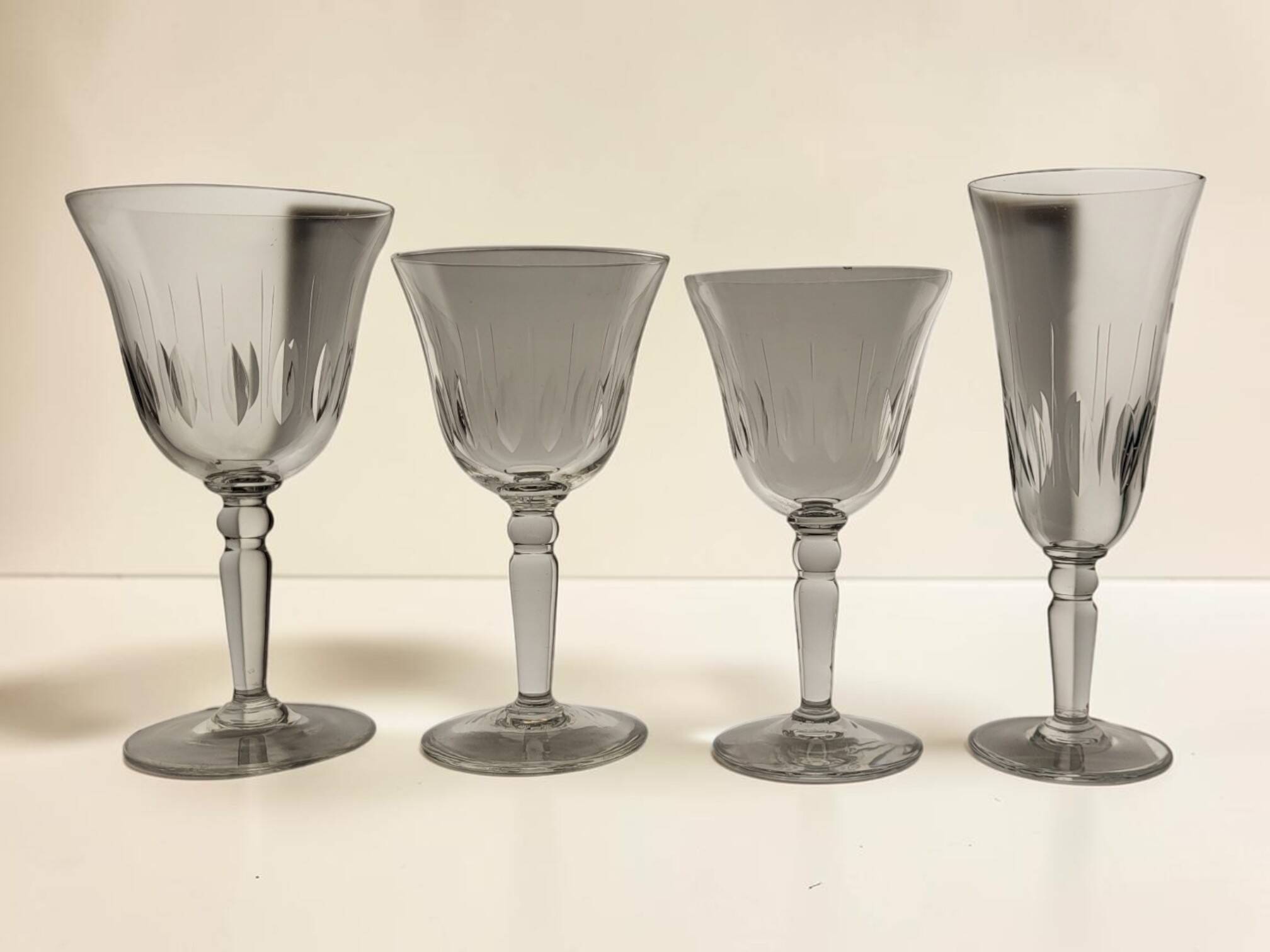 24-piece Art Deco glassware set