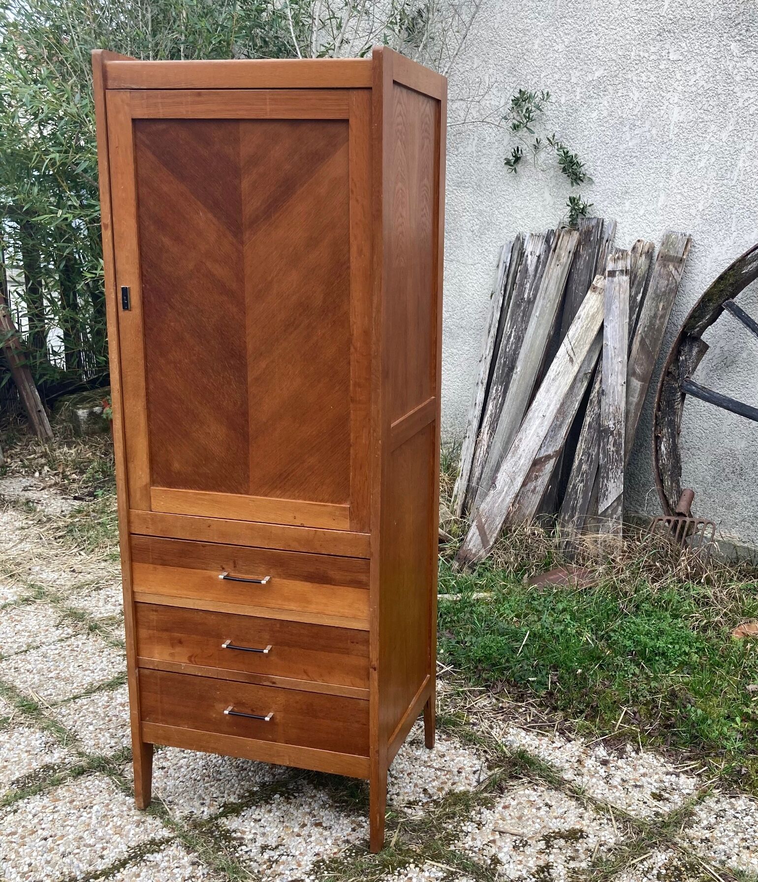 Vintage knitted bonnet feet compass