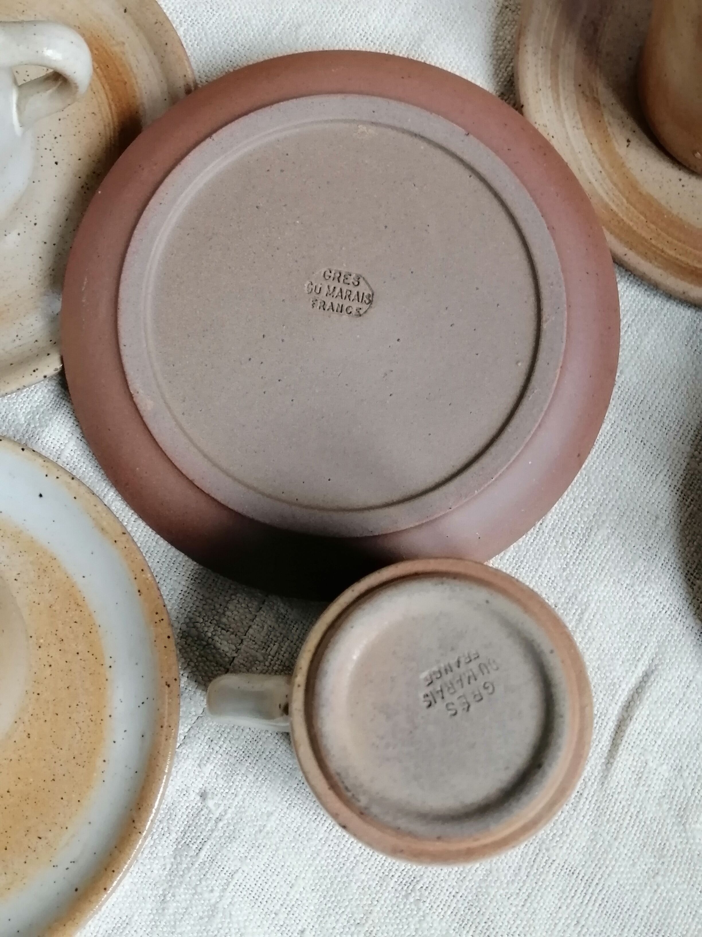 Marais sandstone coffee service