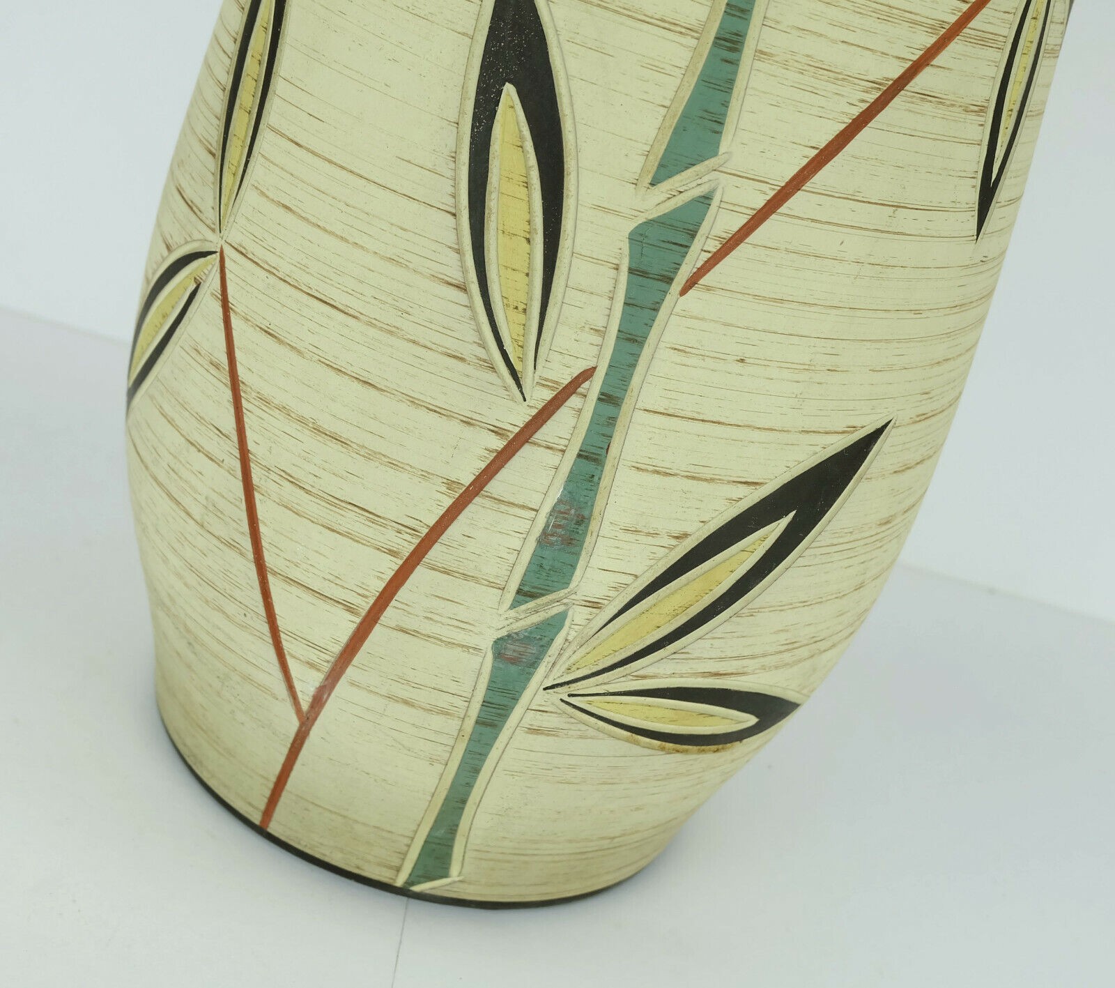 Vase manufactured by josef duck hillscheid model 49/40
