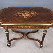 Middle table in rosewood veneer, Napoléon III period – 2nd half of the 19th century.